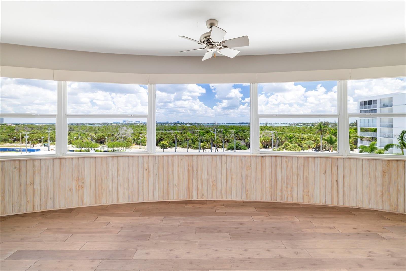 KEY TOWER SOUTH - Residential