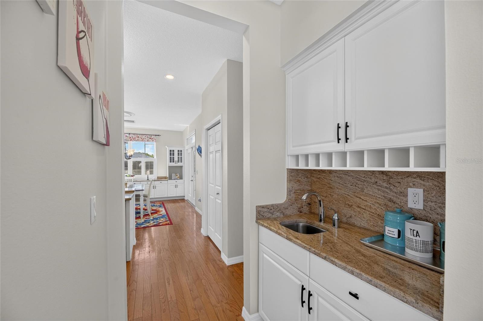 APOLLO BEACH UNIT 06 - Residential