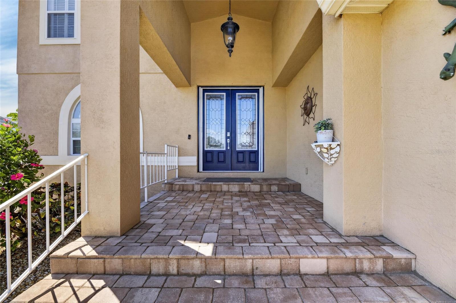 APOLLO BEACH UNIT 06 - Residential