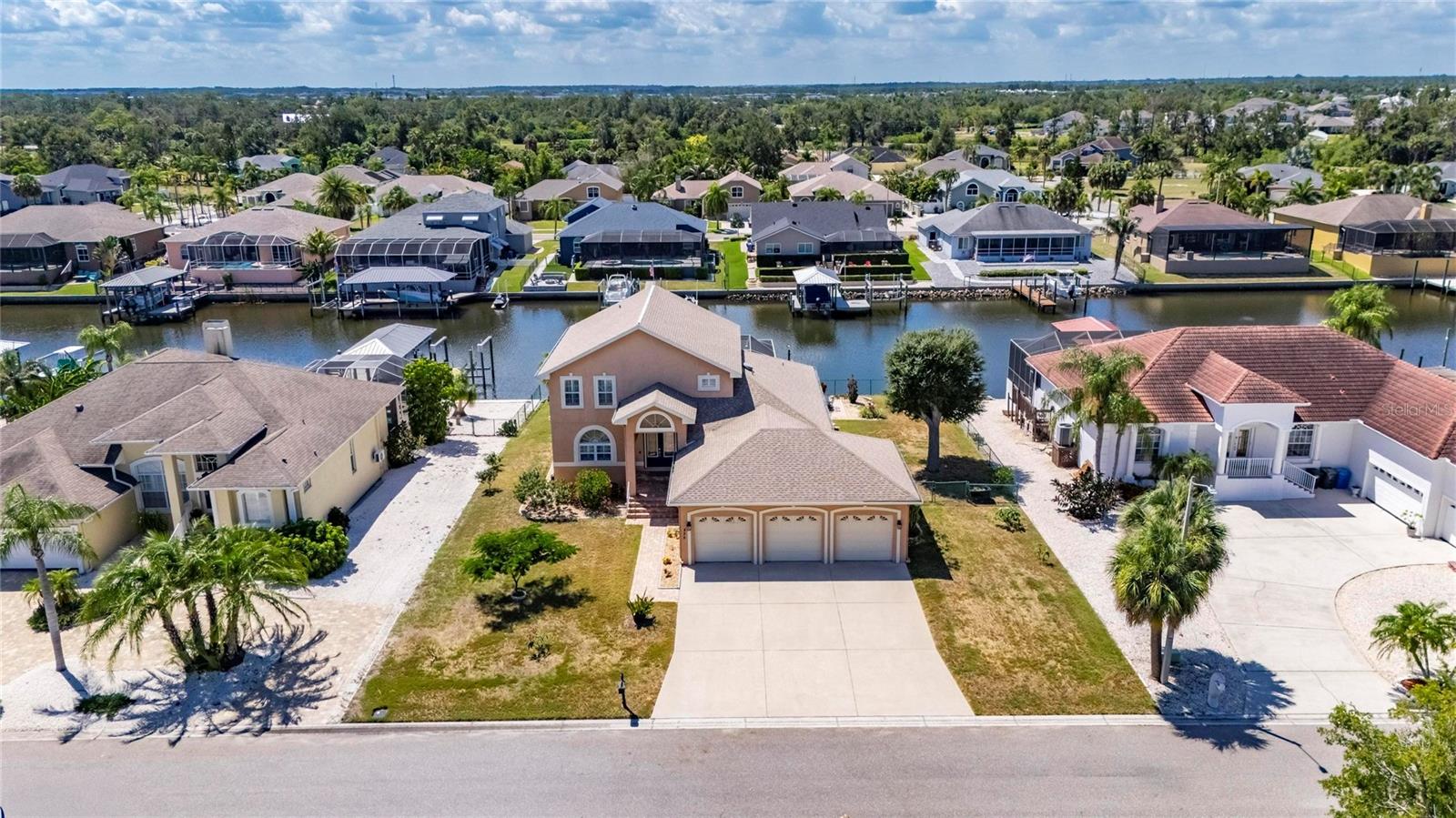APOLLO BEACH UNIT 06 - Residential