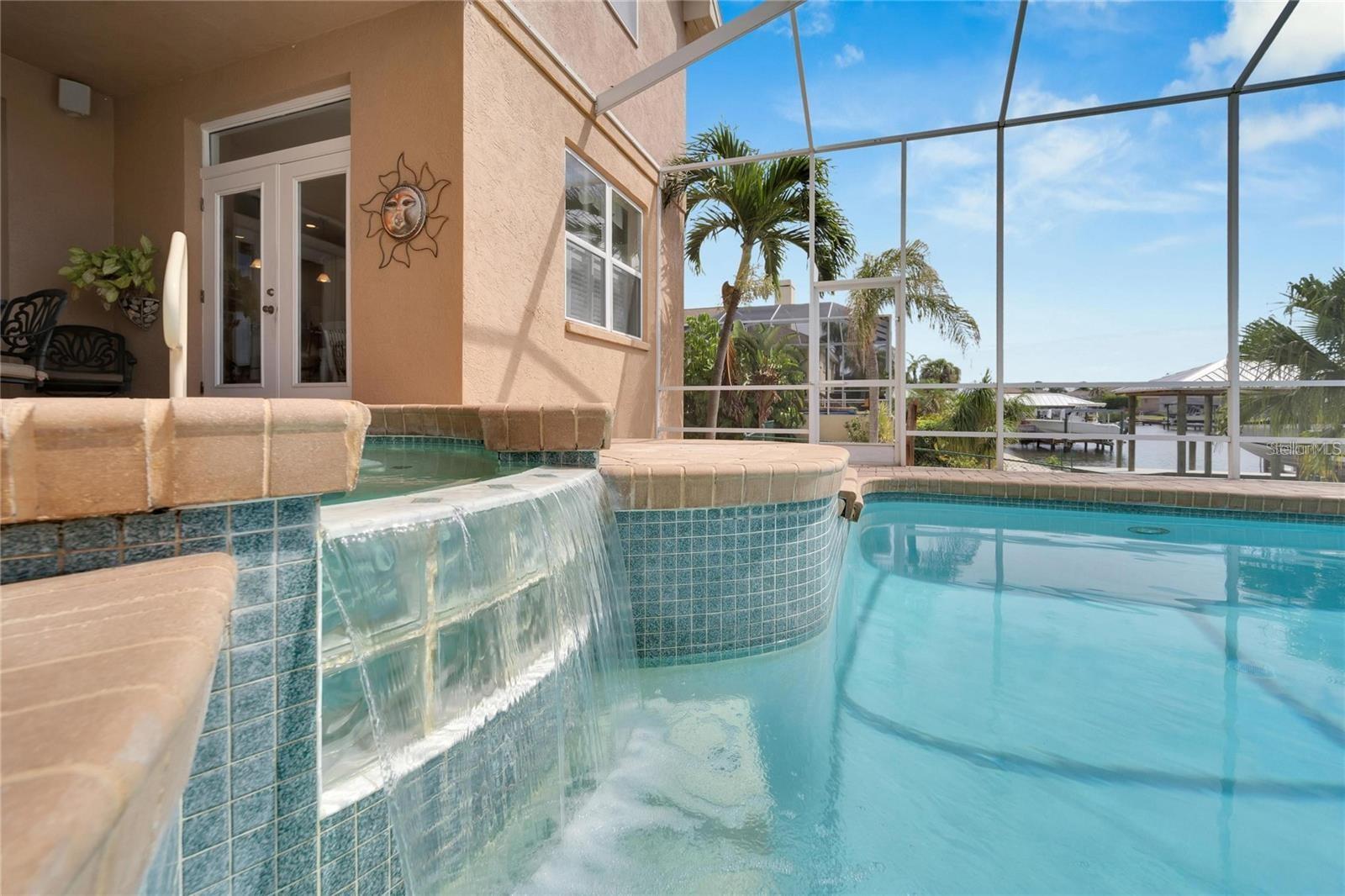 APOLLO BEACH UNIT 06 - Residential