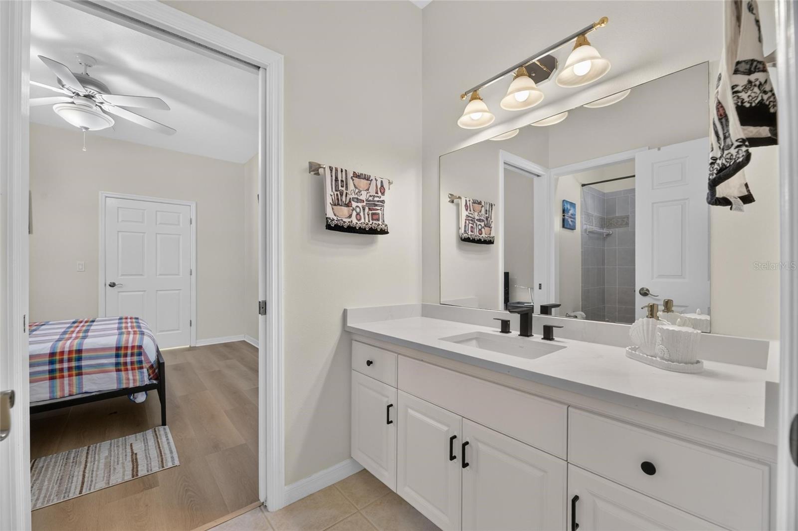 APOLLO BEACH UNIT 06 - Residential