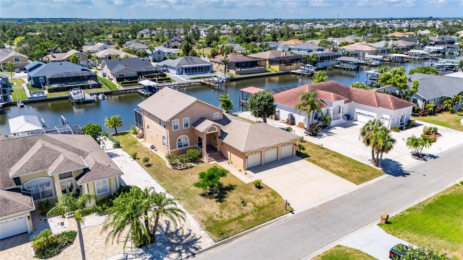 APOLLO BEACH UNIT 06 - Residential