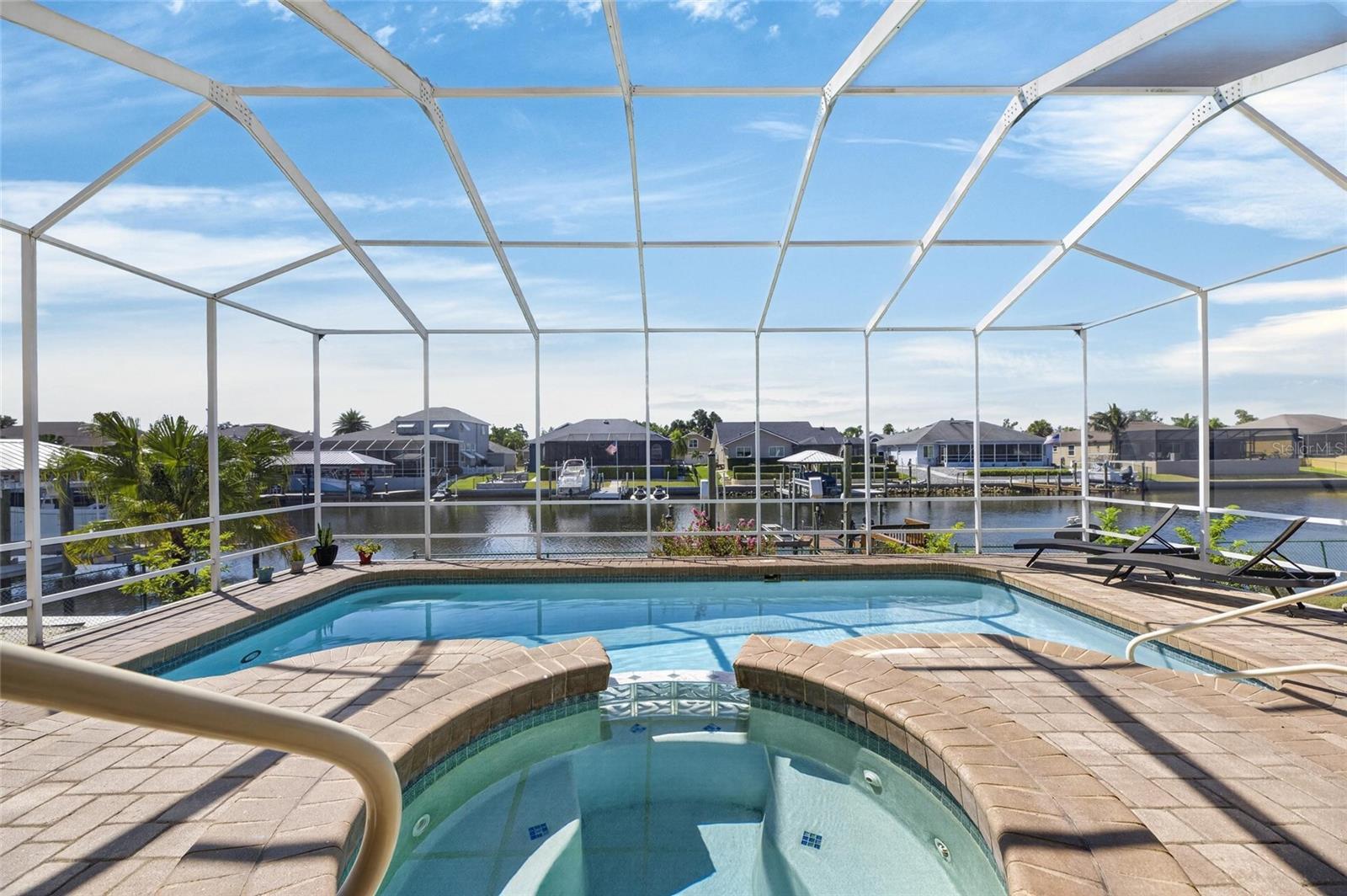 APOLLO BEACH UNIT 06 - Residential