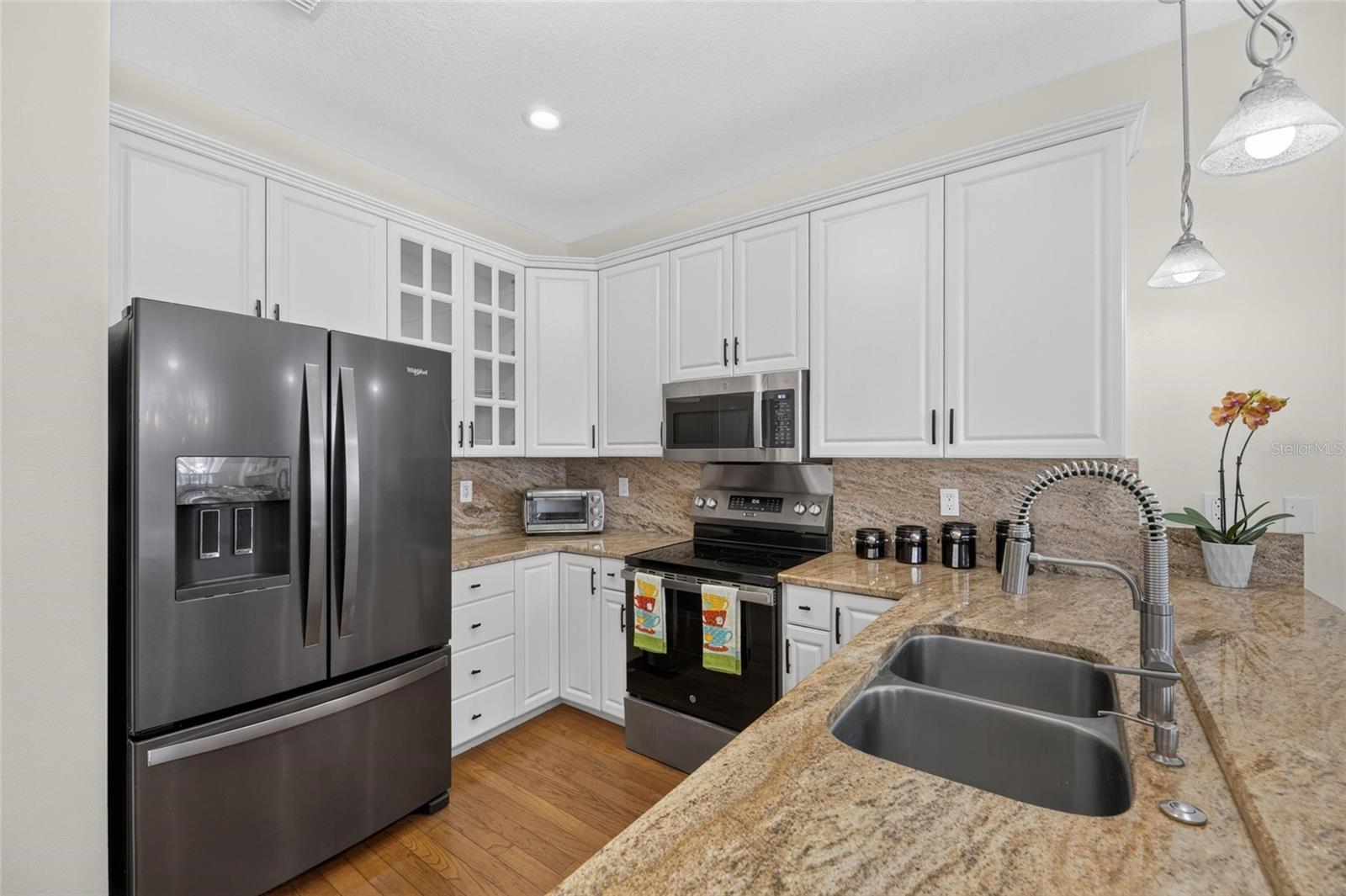 APOLLO BEACH UNIT 06 - Residential