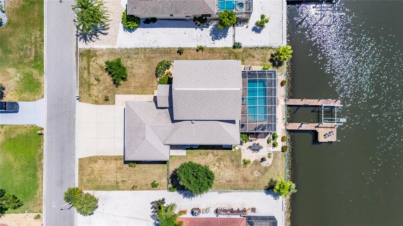 APOLLO BEACH UNIT 06 - Residential