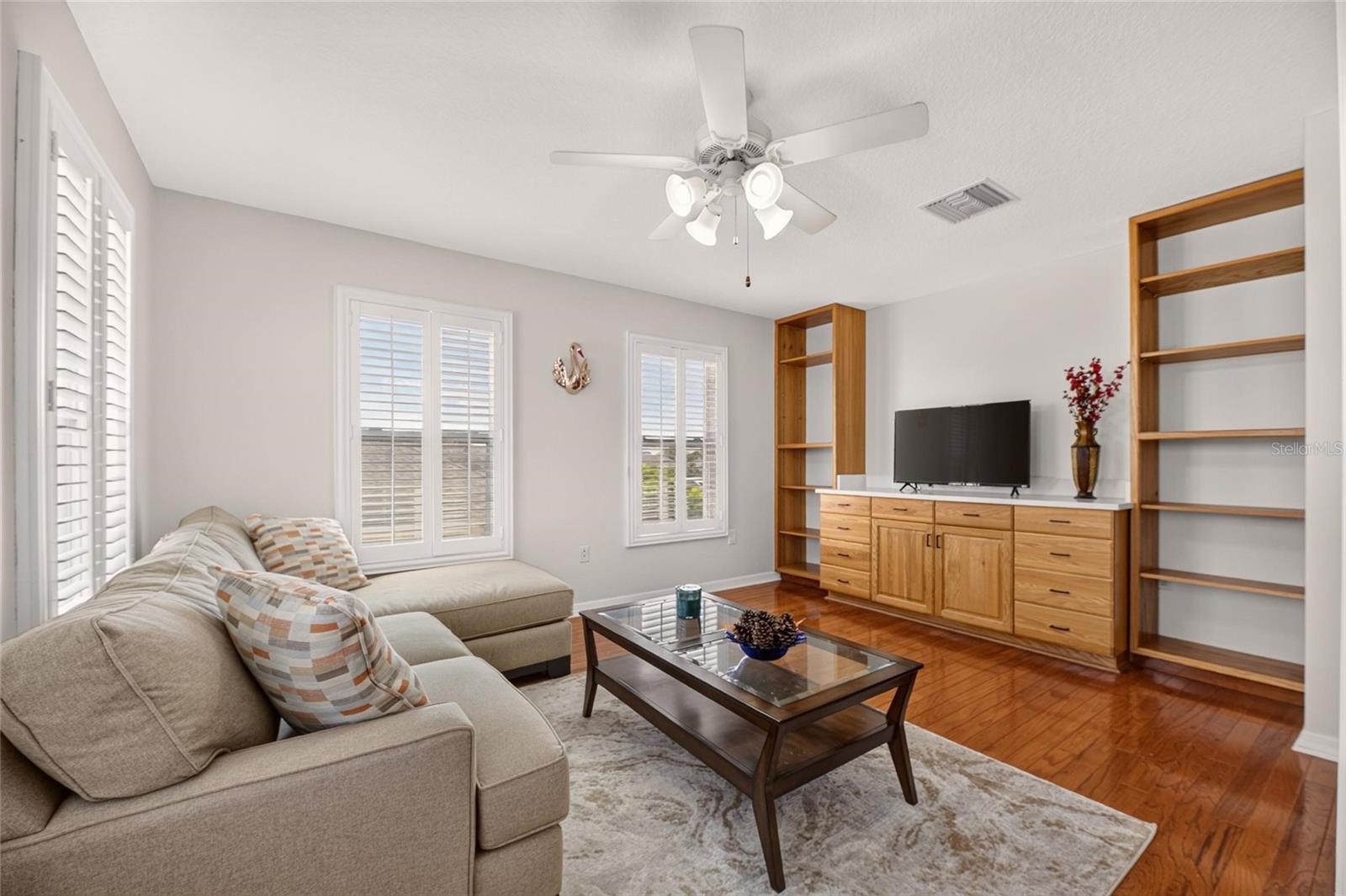 APOLLO BEACH UNIT 06 - Residential