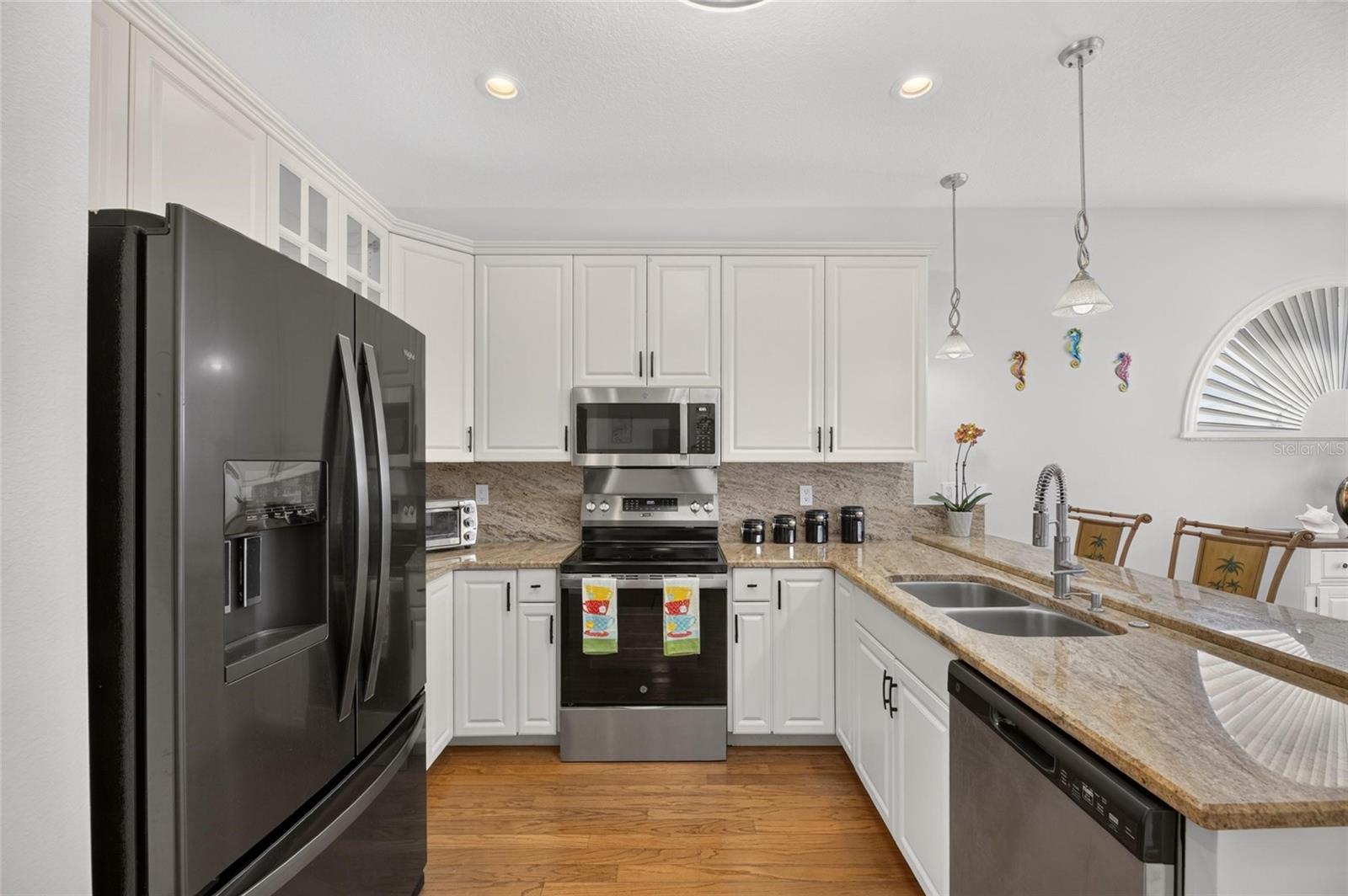 APOLLO BEACH UNIT 06 - Residential