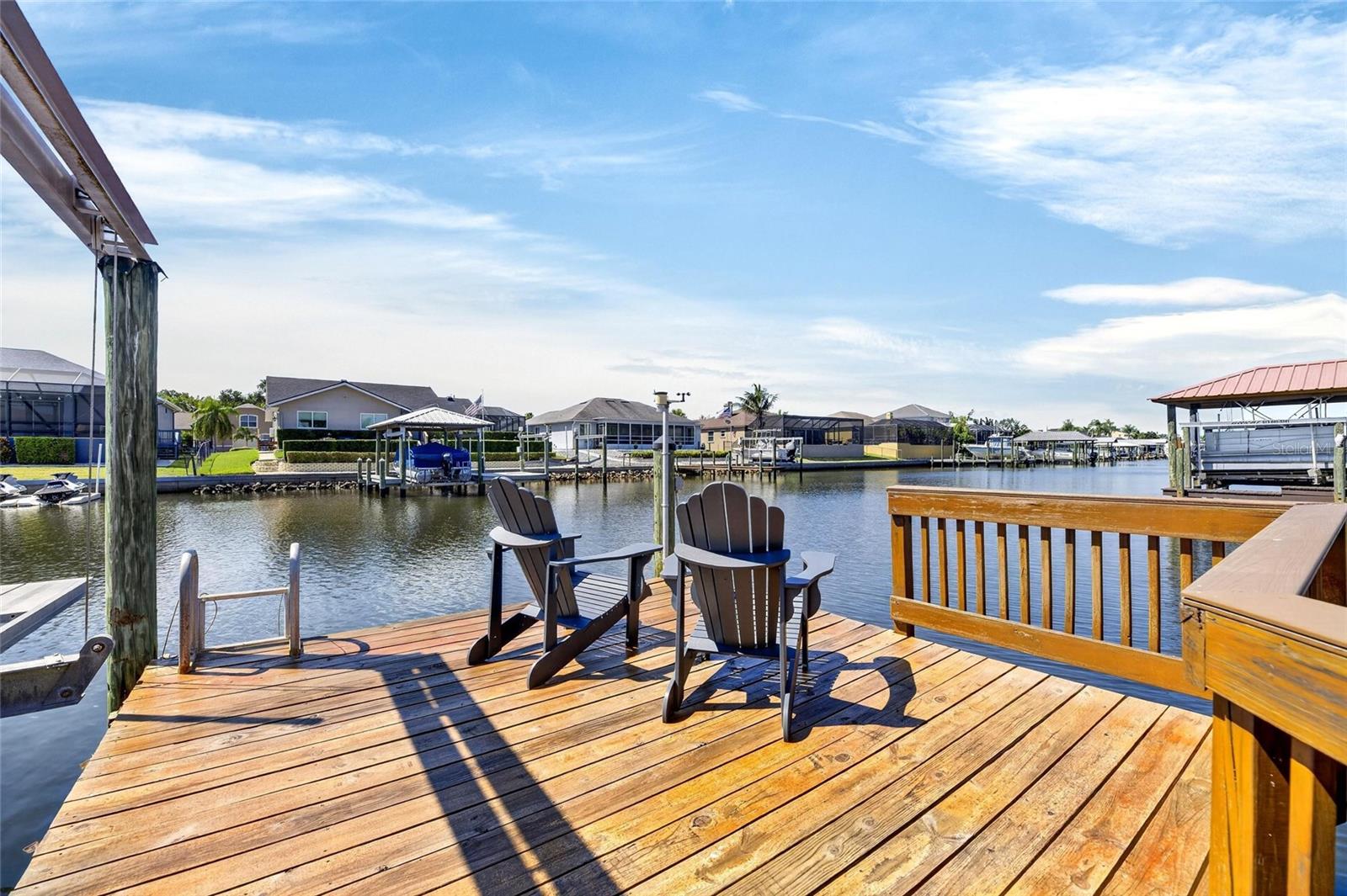 APOLLO BEACH UNIT 06 - Residential