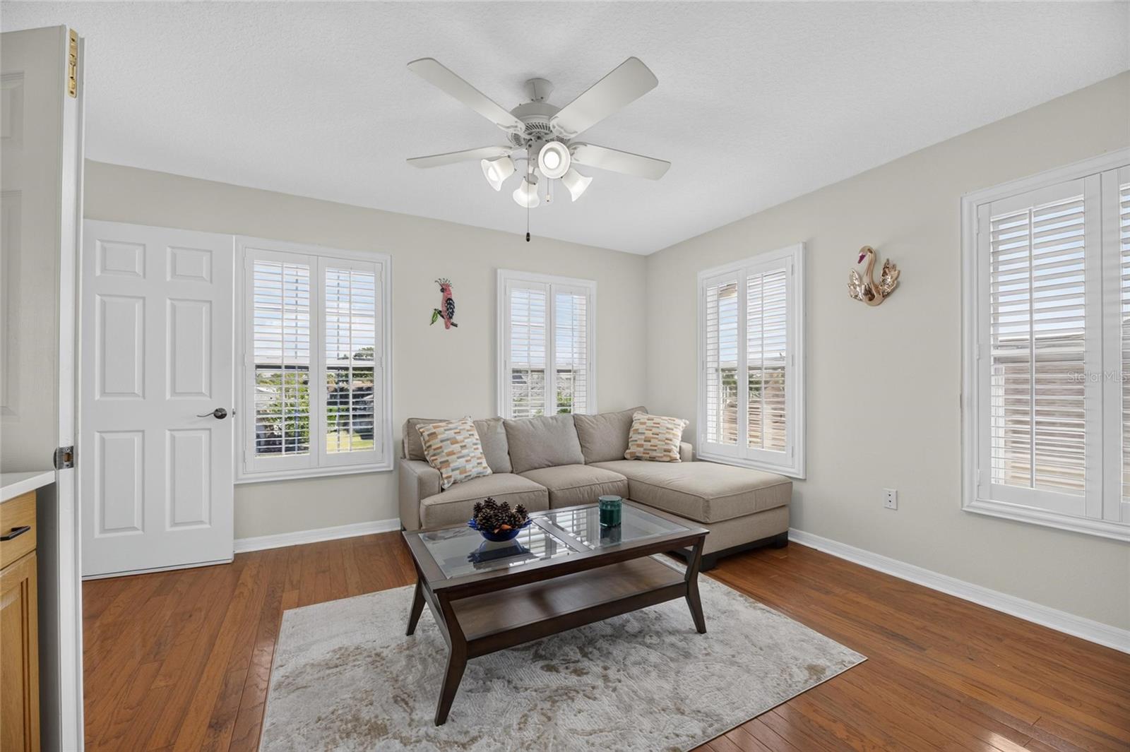 APOLLO BEACH UNIT 06 - Residential
