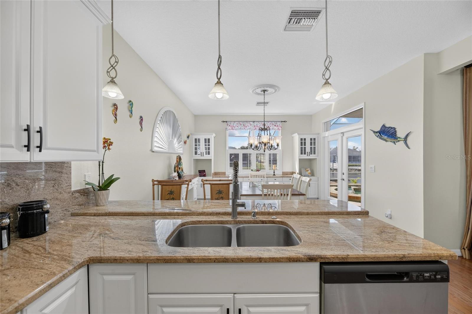 APOLLO BEACH UNIT 06 - Residential