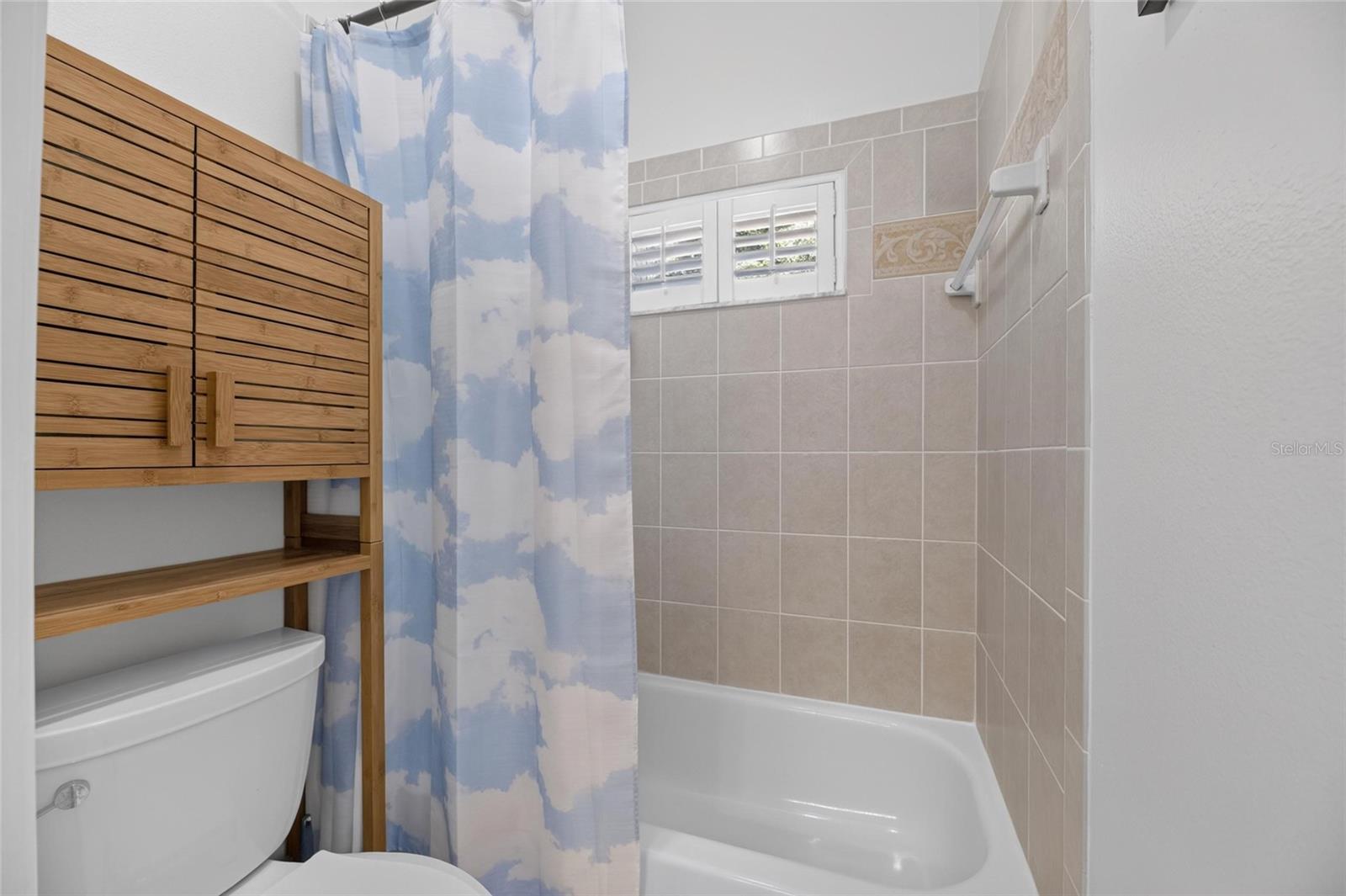 APOLLO BEACH UNIT 06 - Residential