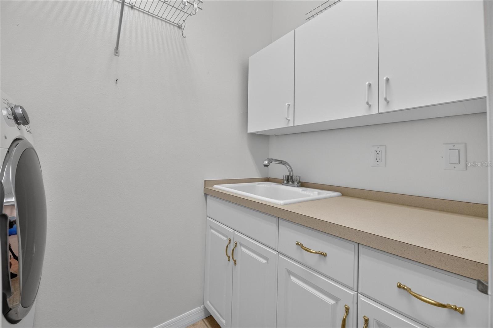 APOLLO BEACH UNIT 06 - Residential