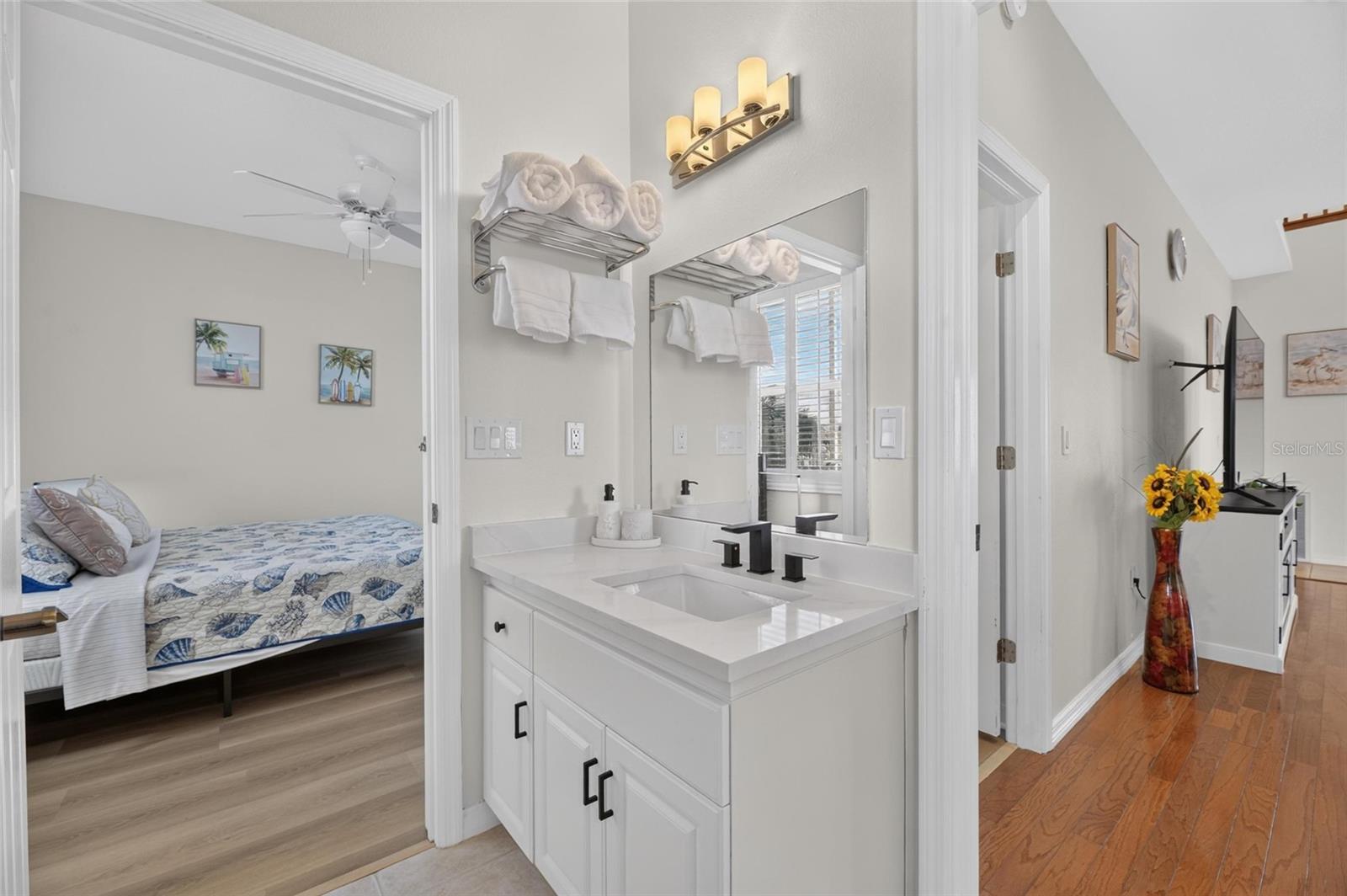 APOLLO BEACH UNIT 06 - Residential