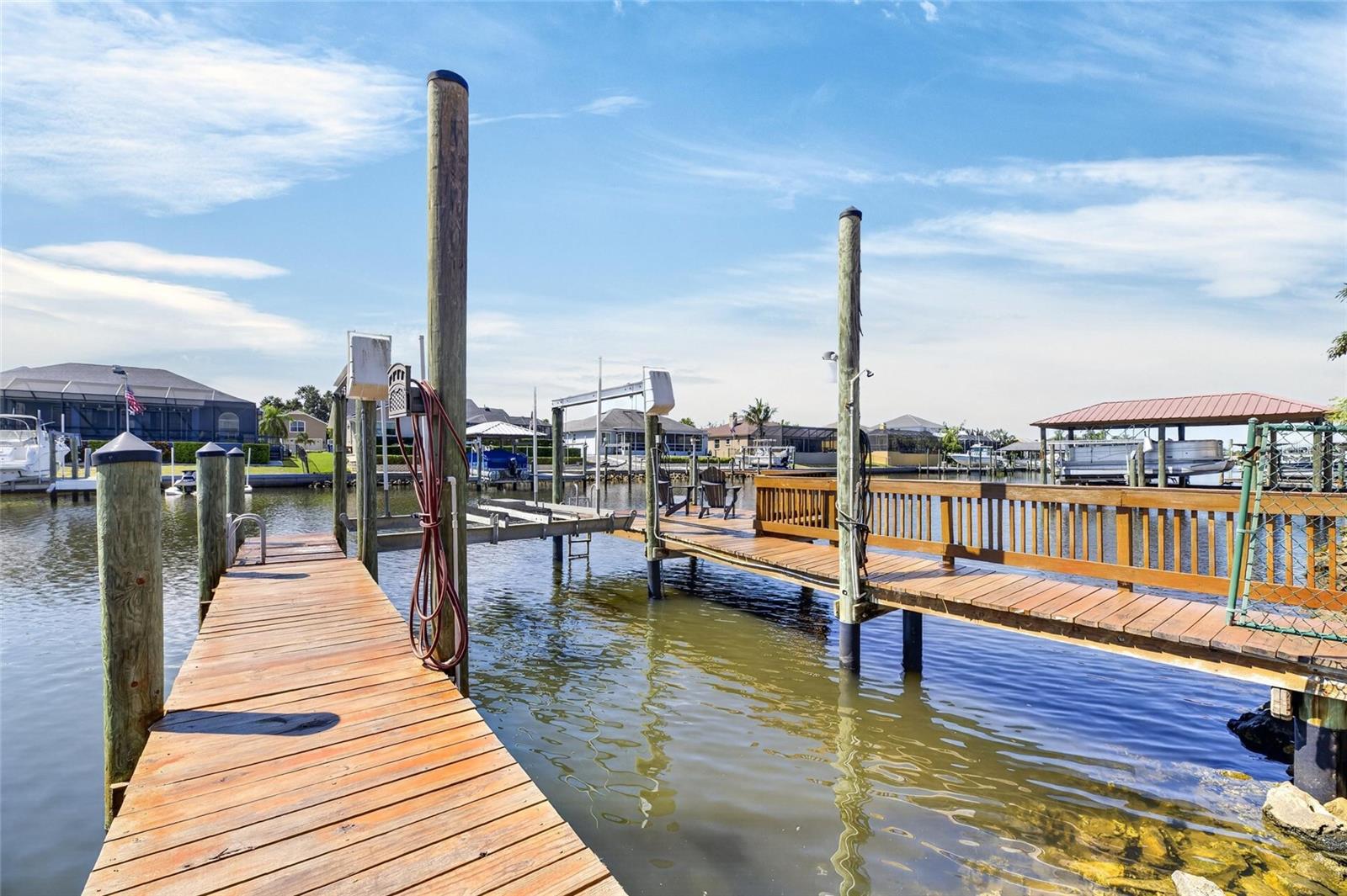 APOLLO BEACH UNIT 06 - Residential