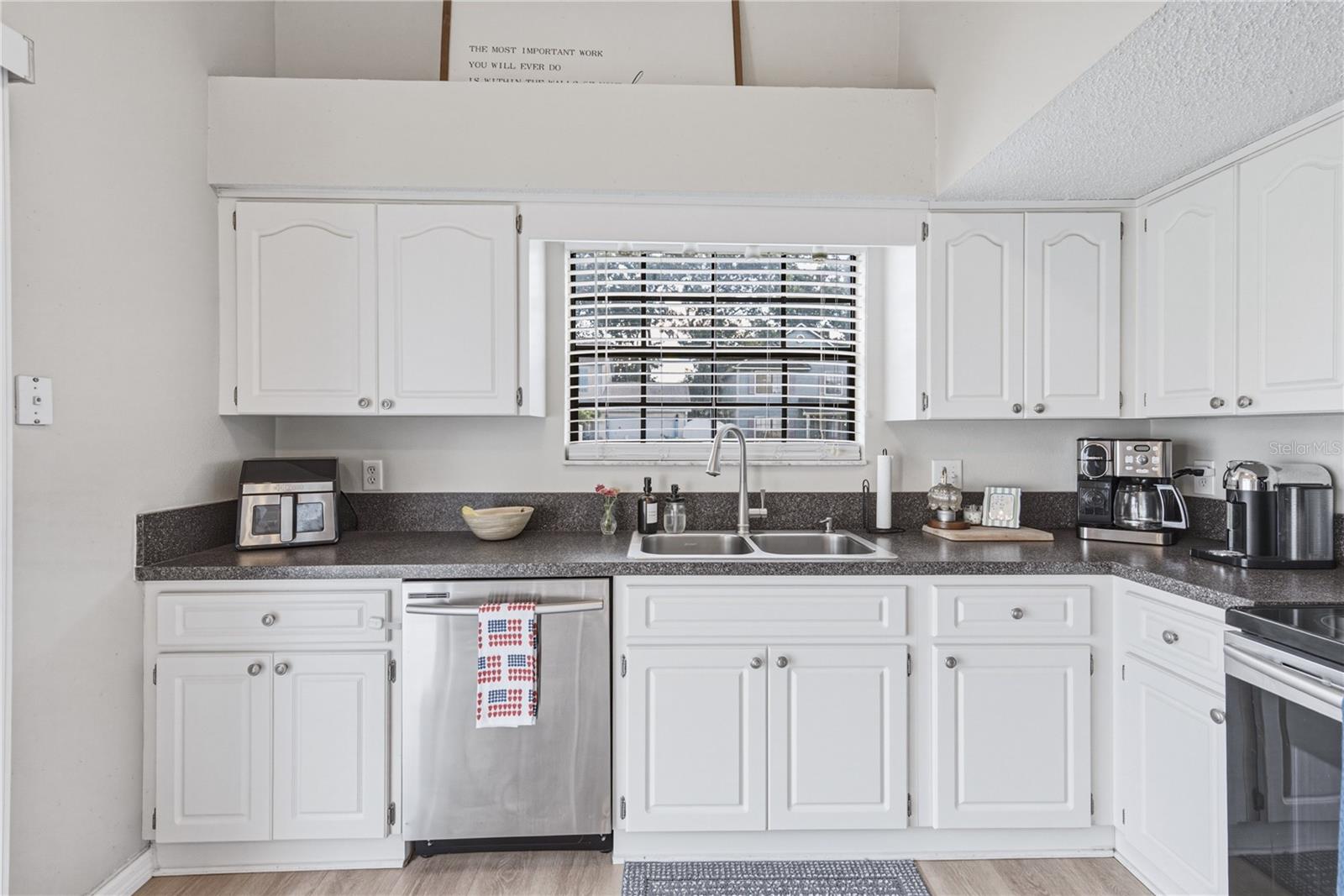 FOUR WINDS ESTATES - Residential
