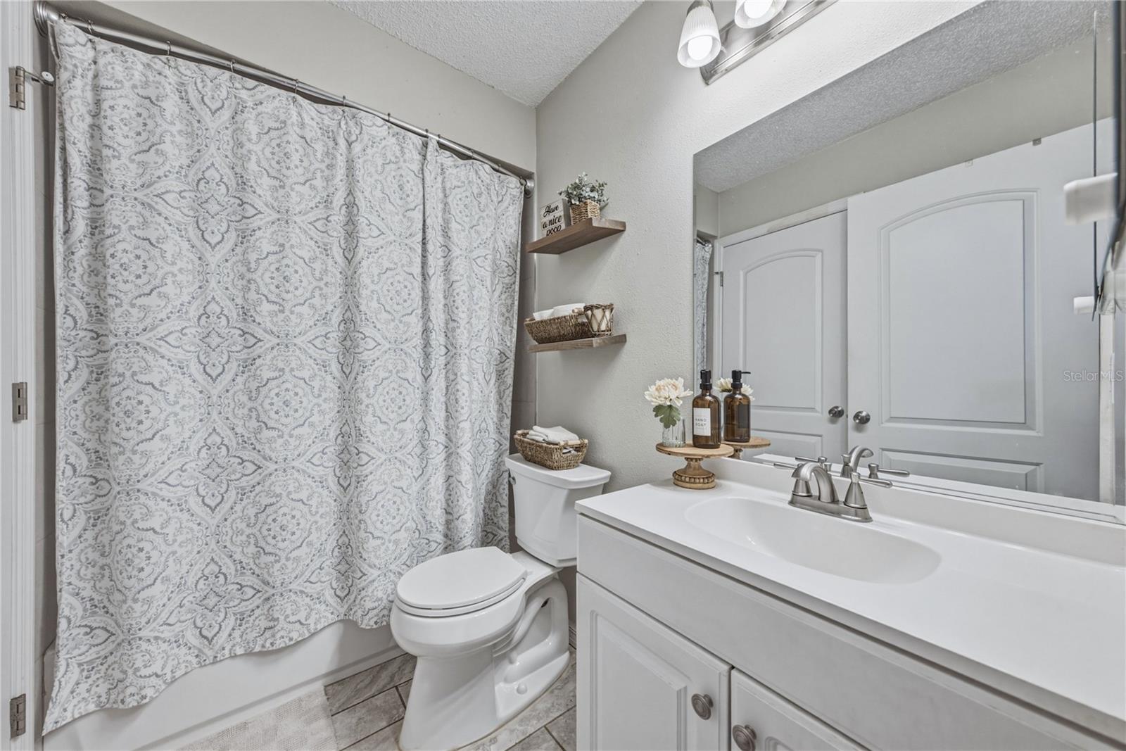 FOUR WINDS ESTATES - Residential