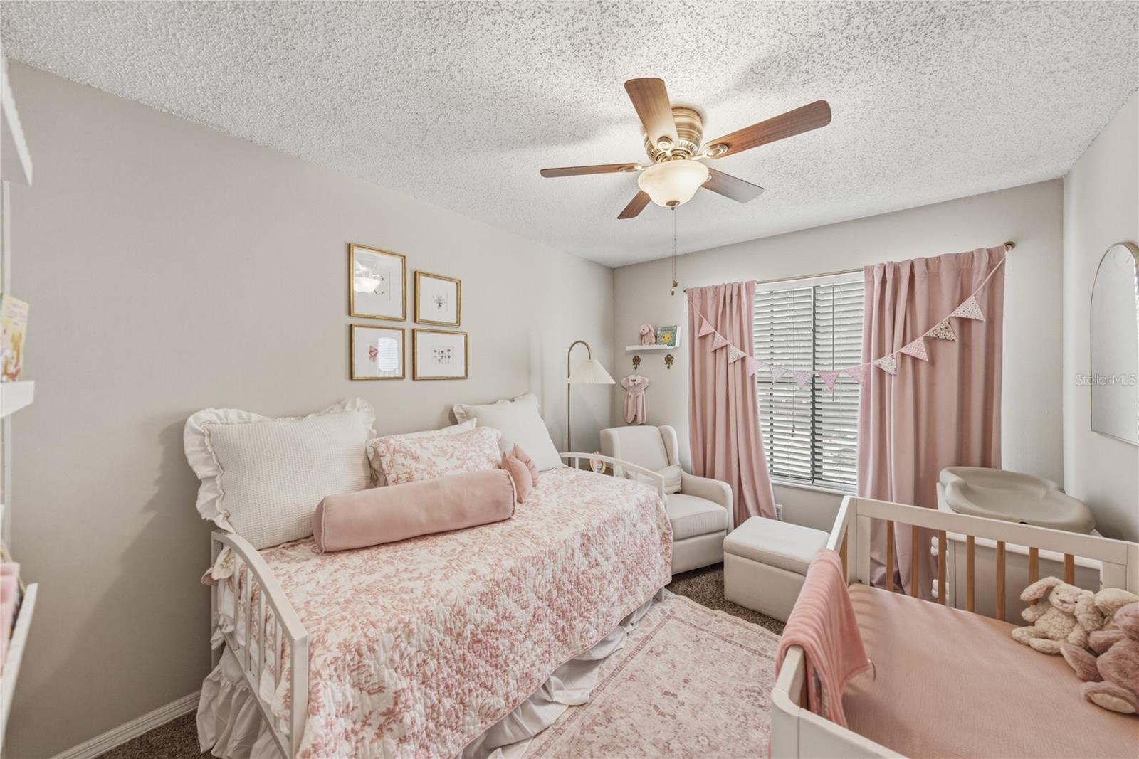 FOUR WINDS ESTATES - Residential