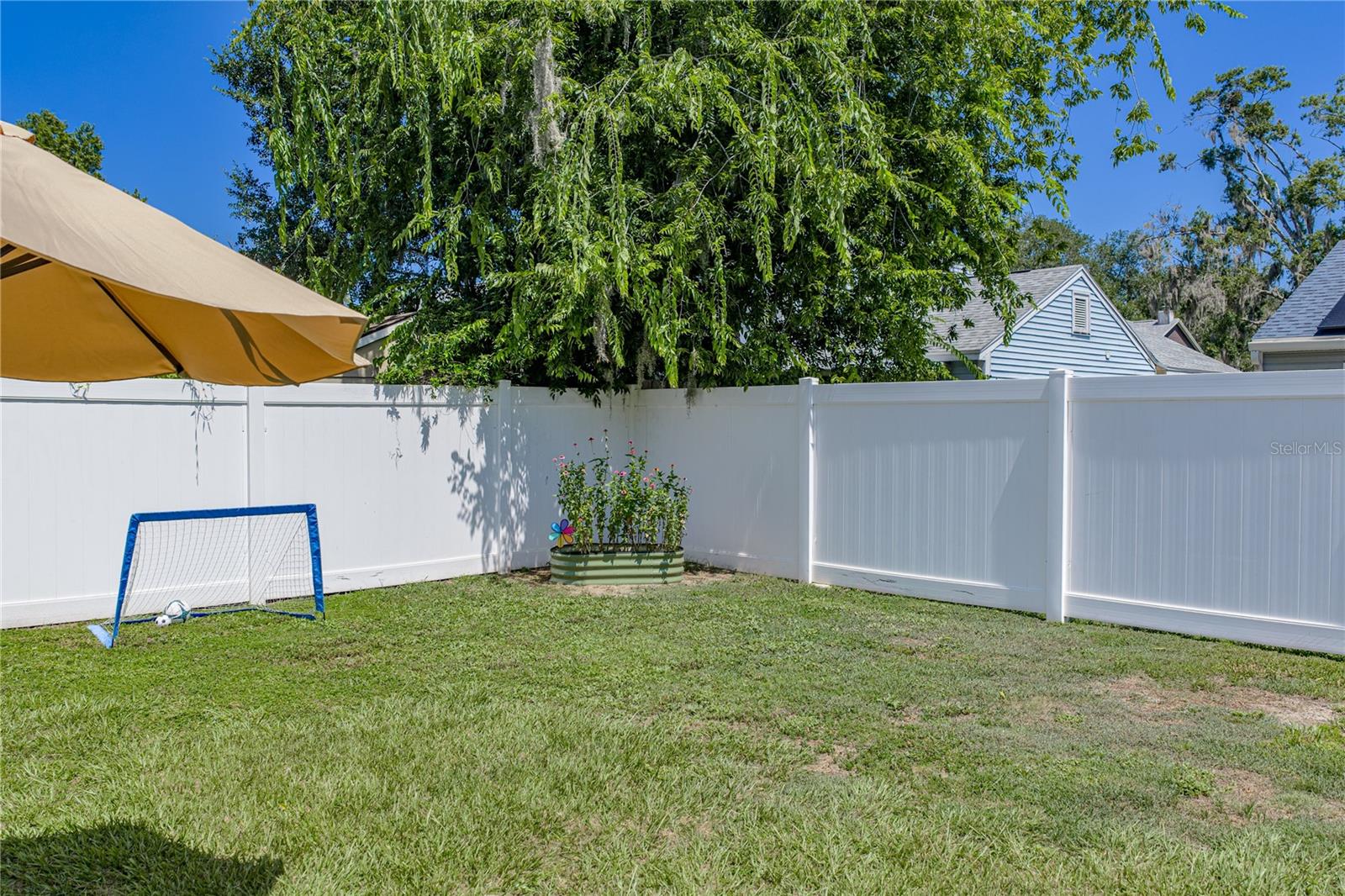 FOUR WINDS ESTATES - Residential