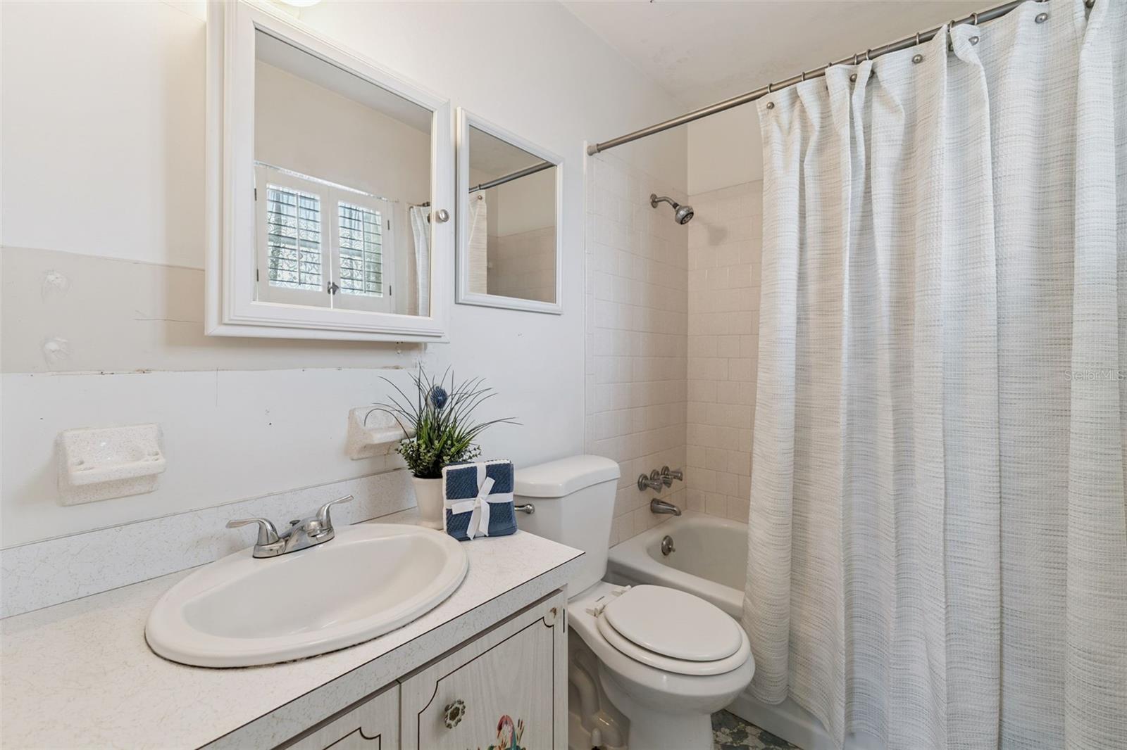 LAKE WALES LAND CO RESUB - Residential