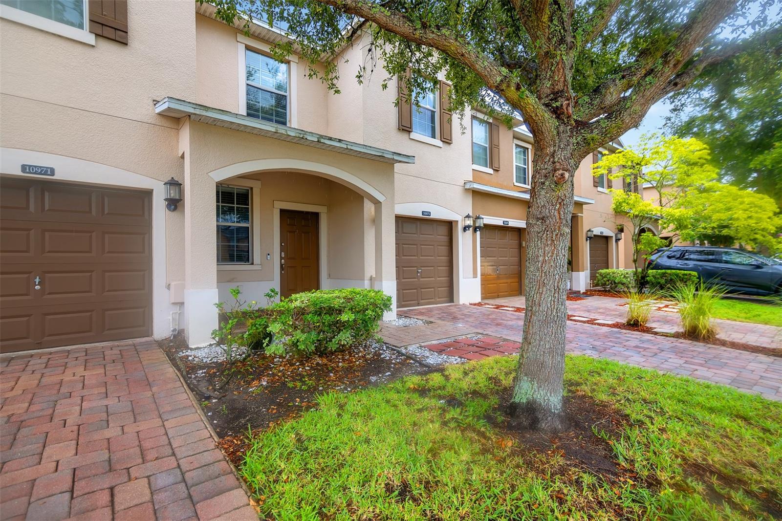 SAVANNAH LNDGS - Residential