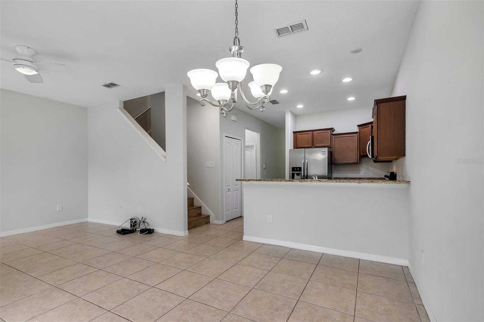 SAVANNAH LNDGS - Residential