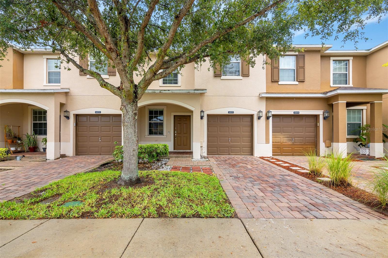 SAVANNAH LNDGS - Residential