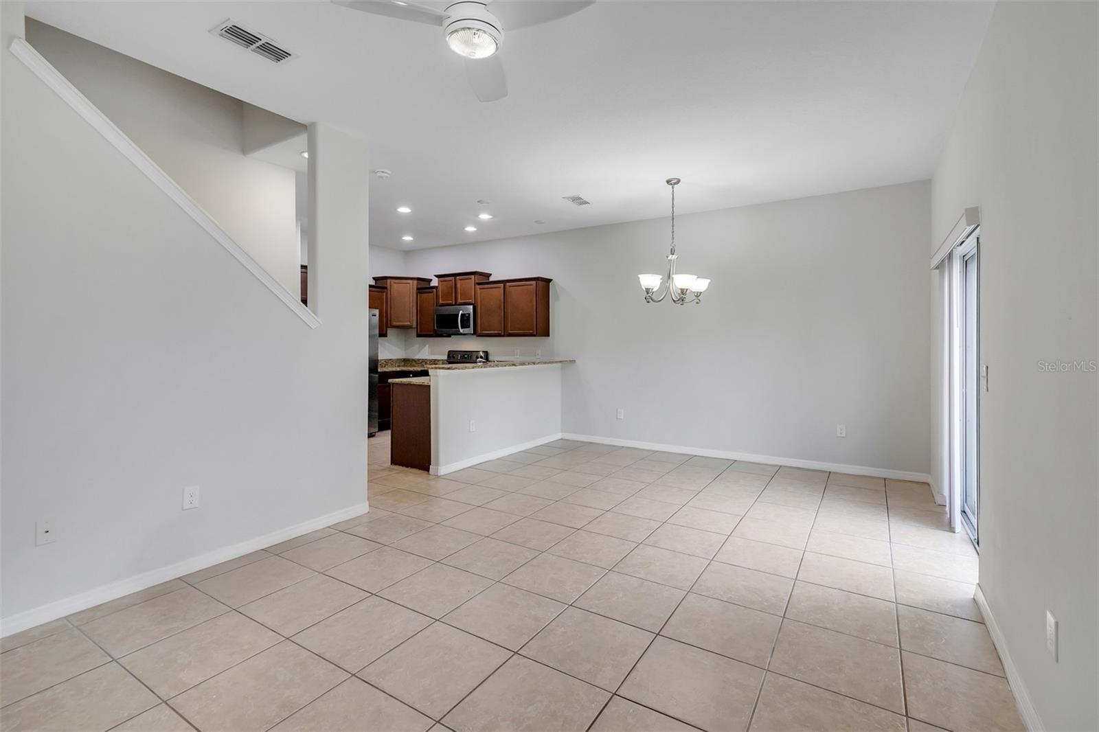 SAVANNAH LNDGS - Residential