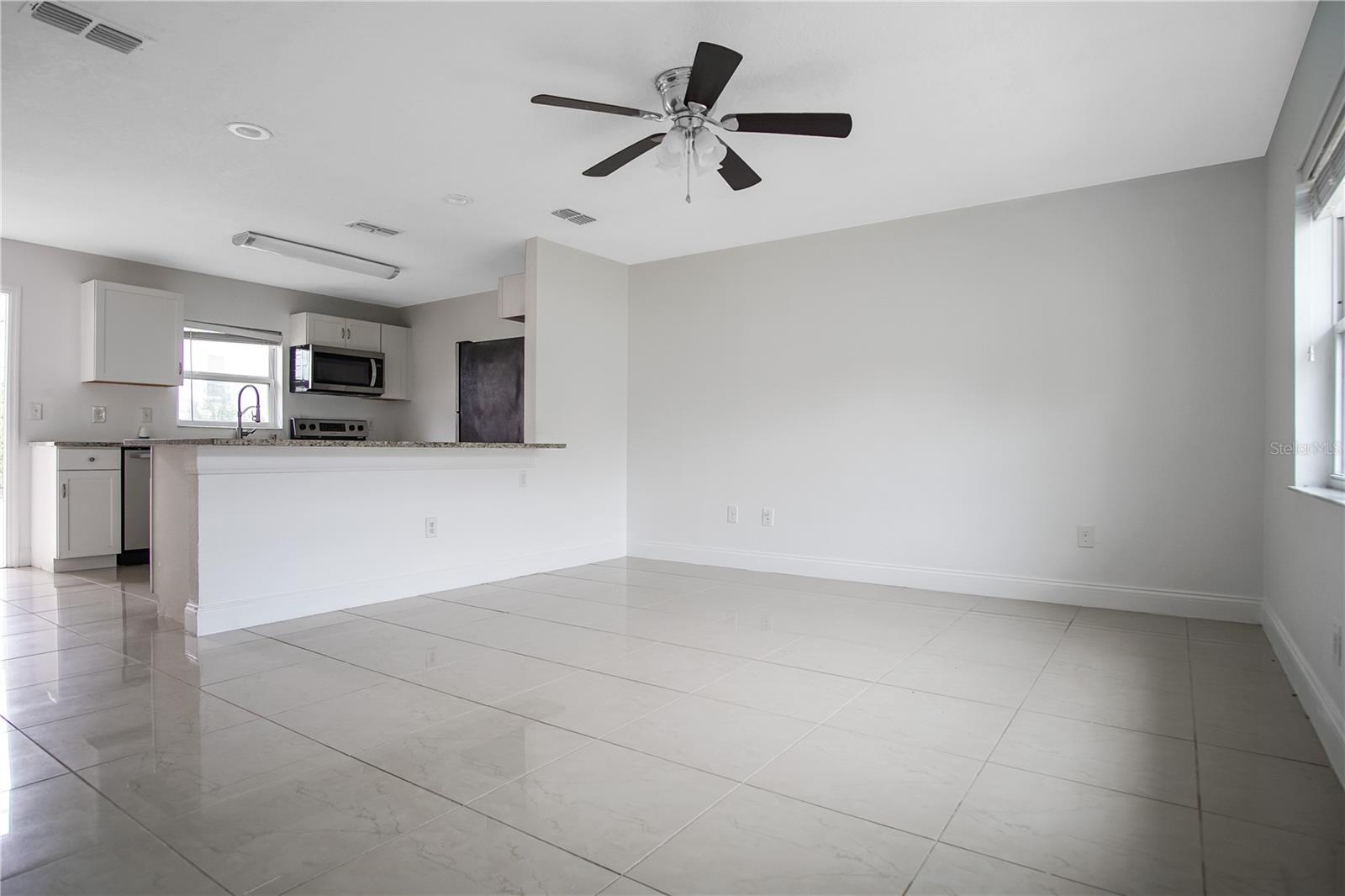 DAVENPORT - Residential Lease