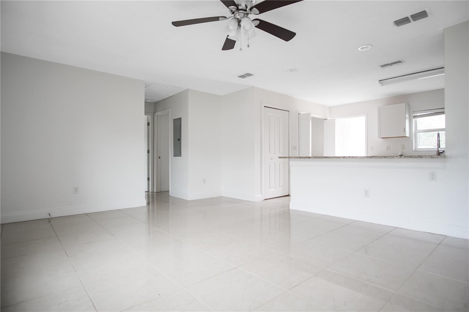 DAVENPORT - Residential Lease