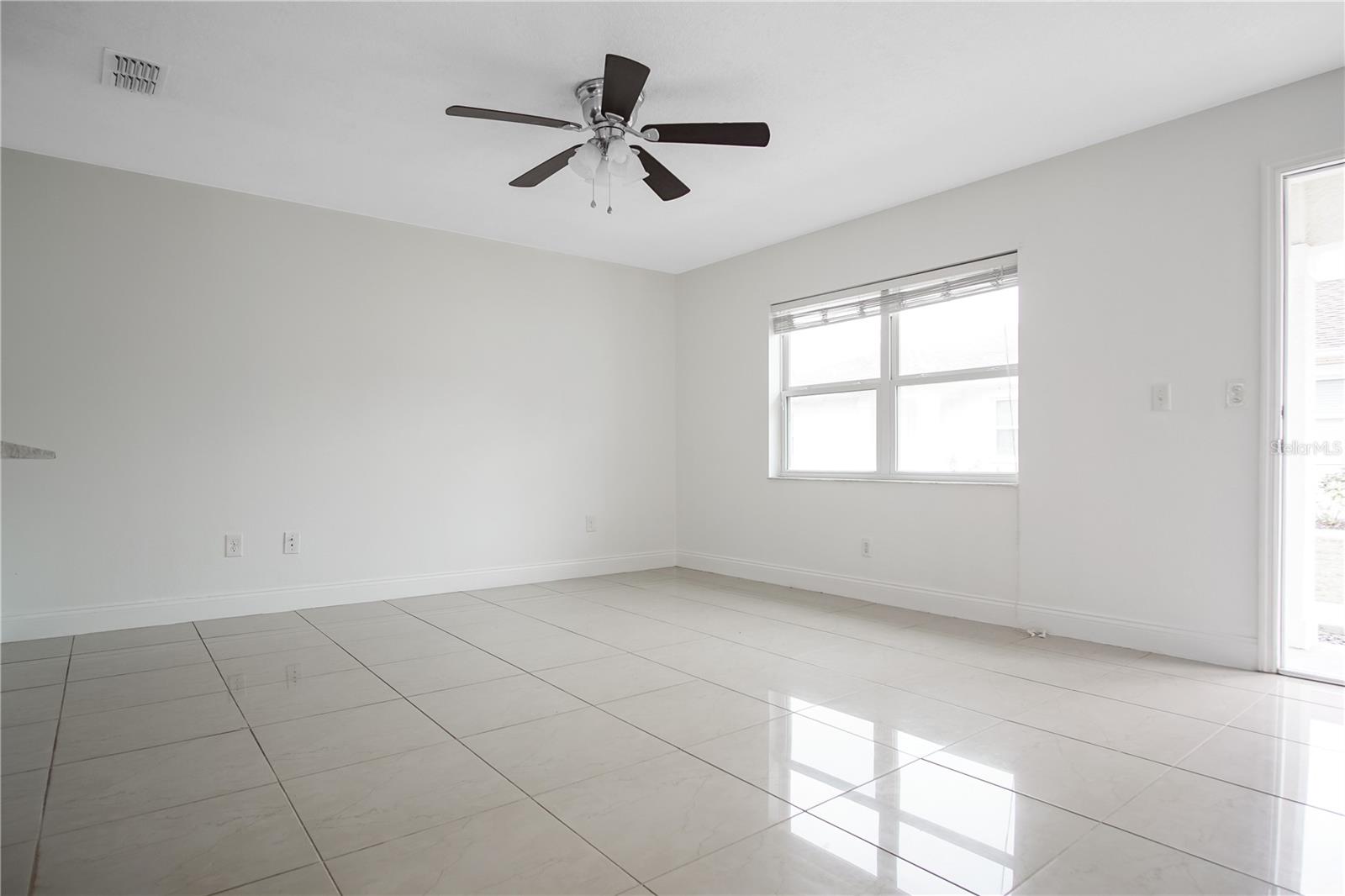 DAVENPORT - Residential Lease