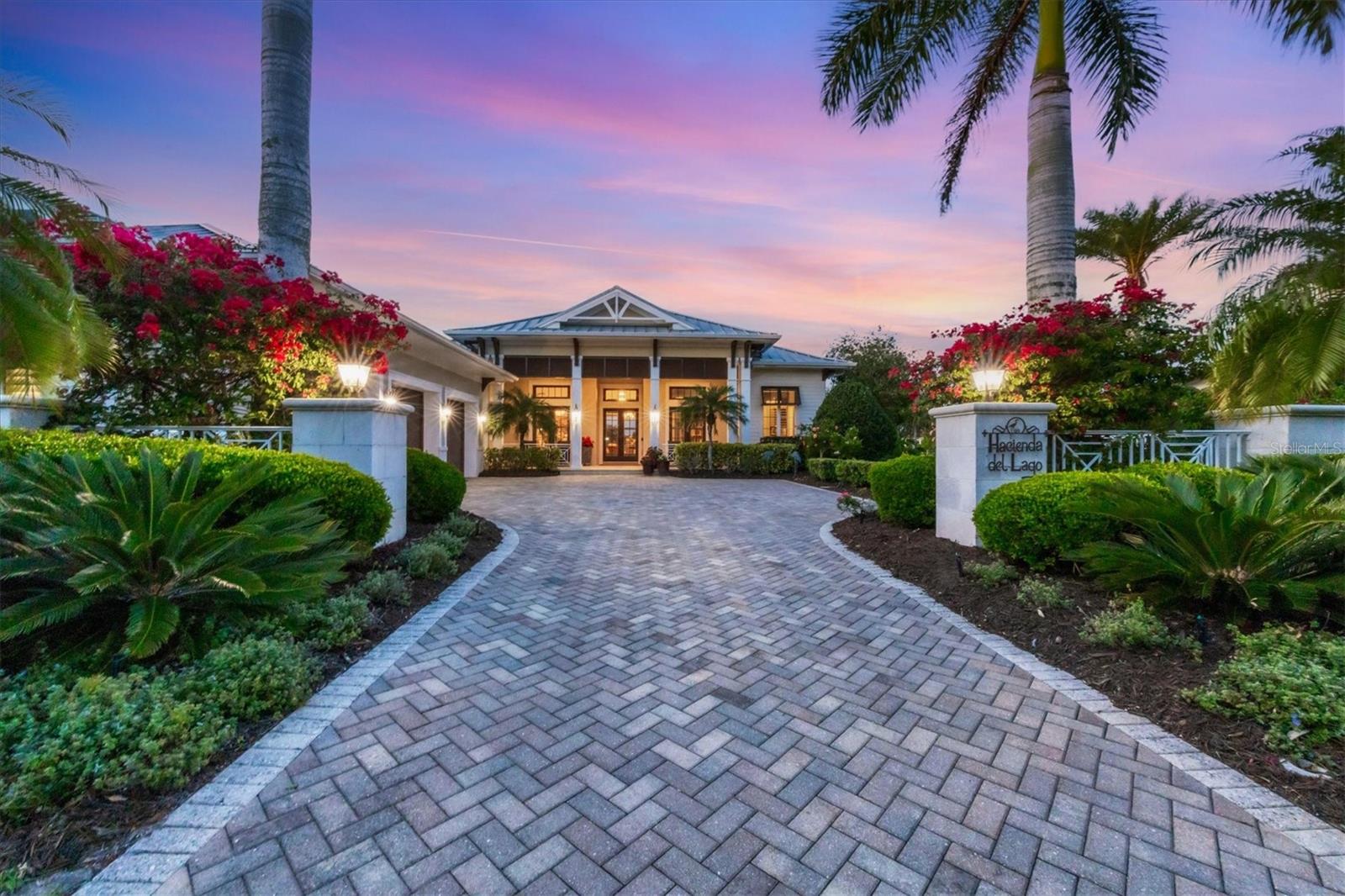 LAKE CLUB - Residential