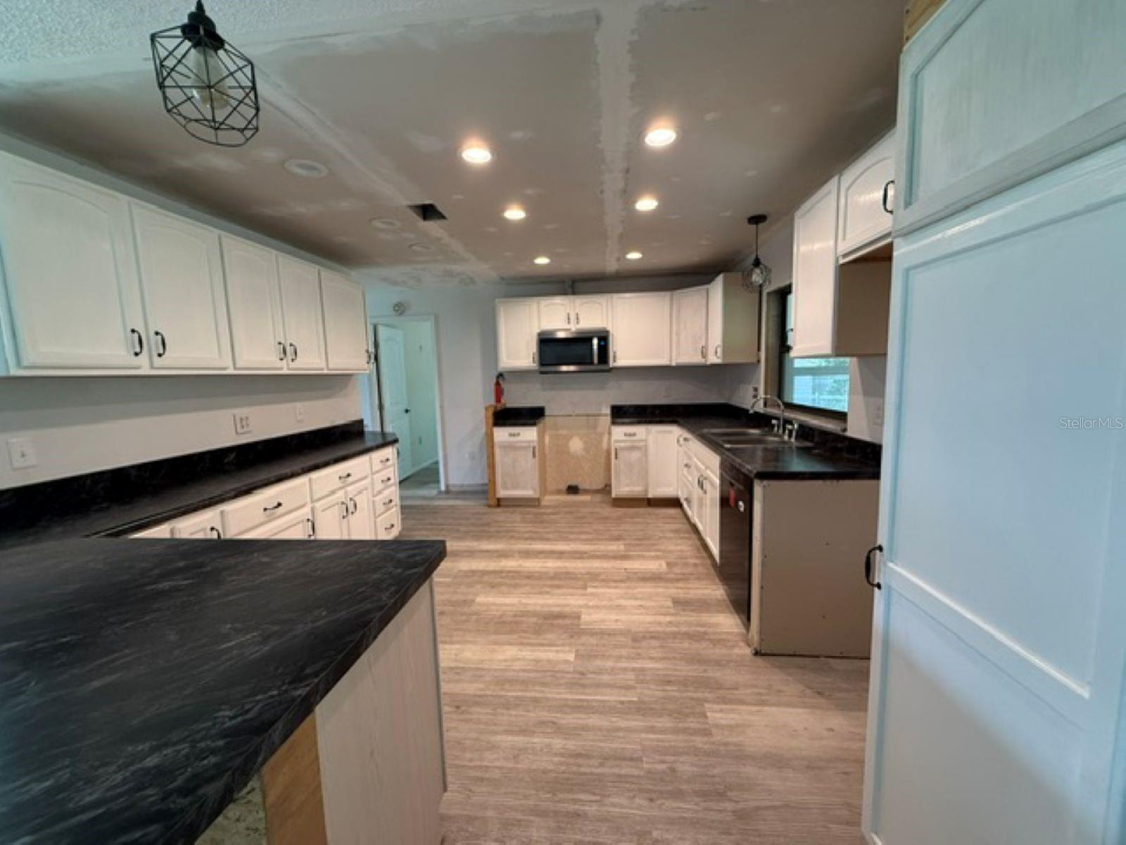 ROLLING RANCH ESTATE - Residential