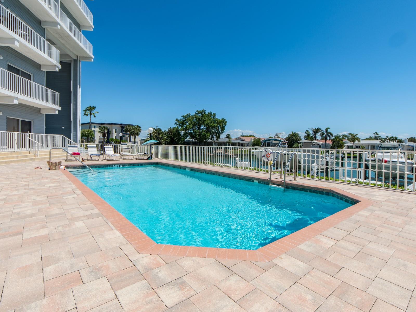610 ISLAND WAY CONDO - Residential