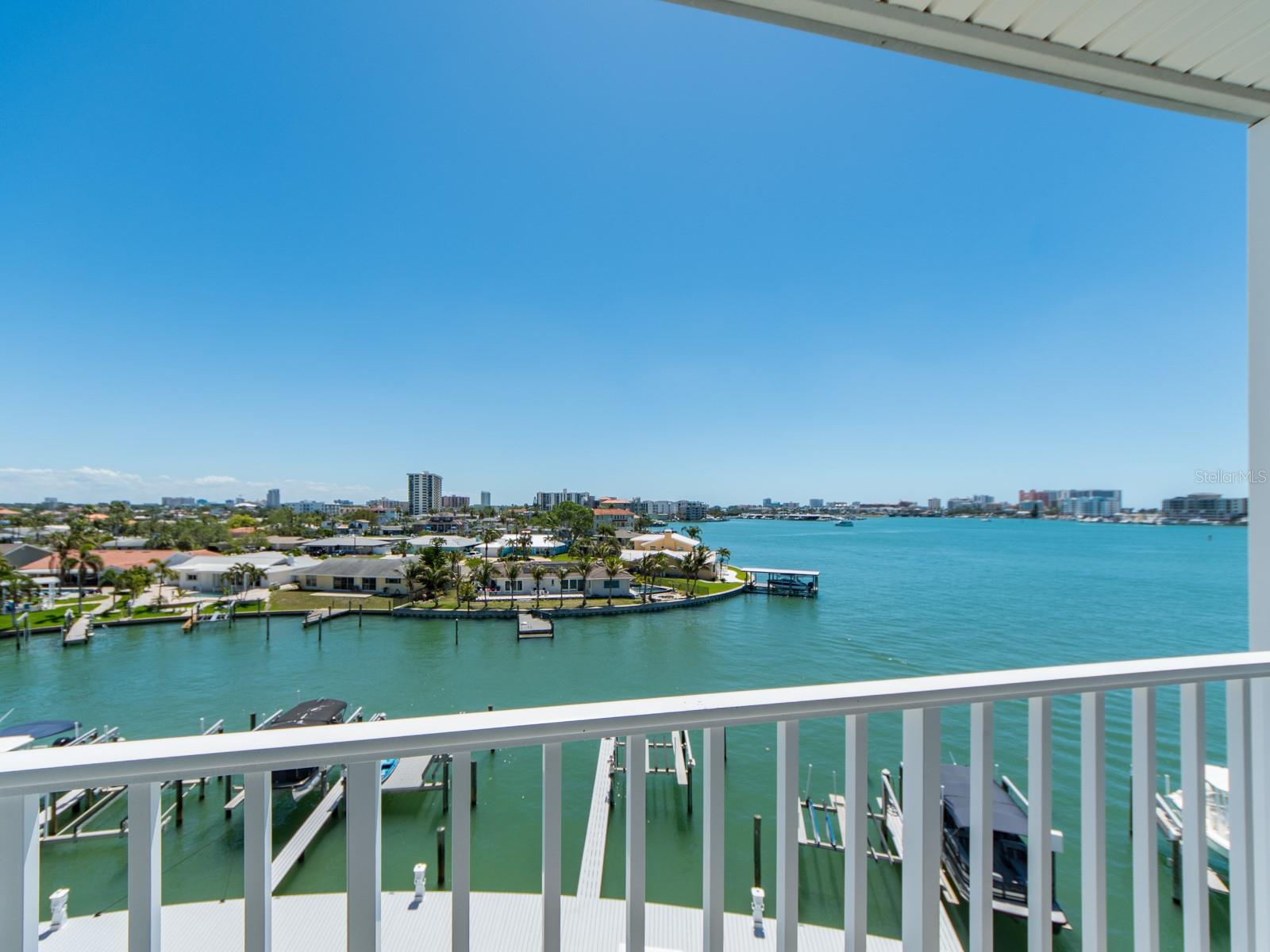 610 ISLAND WAY CONDO - Residential