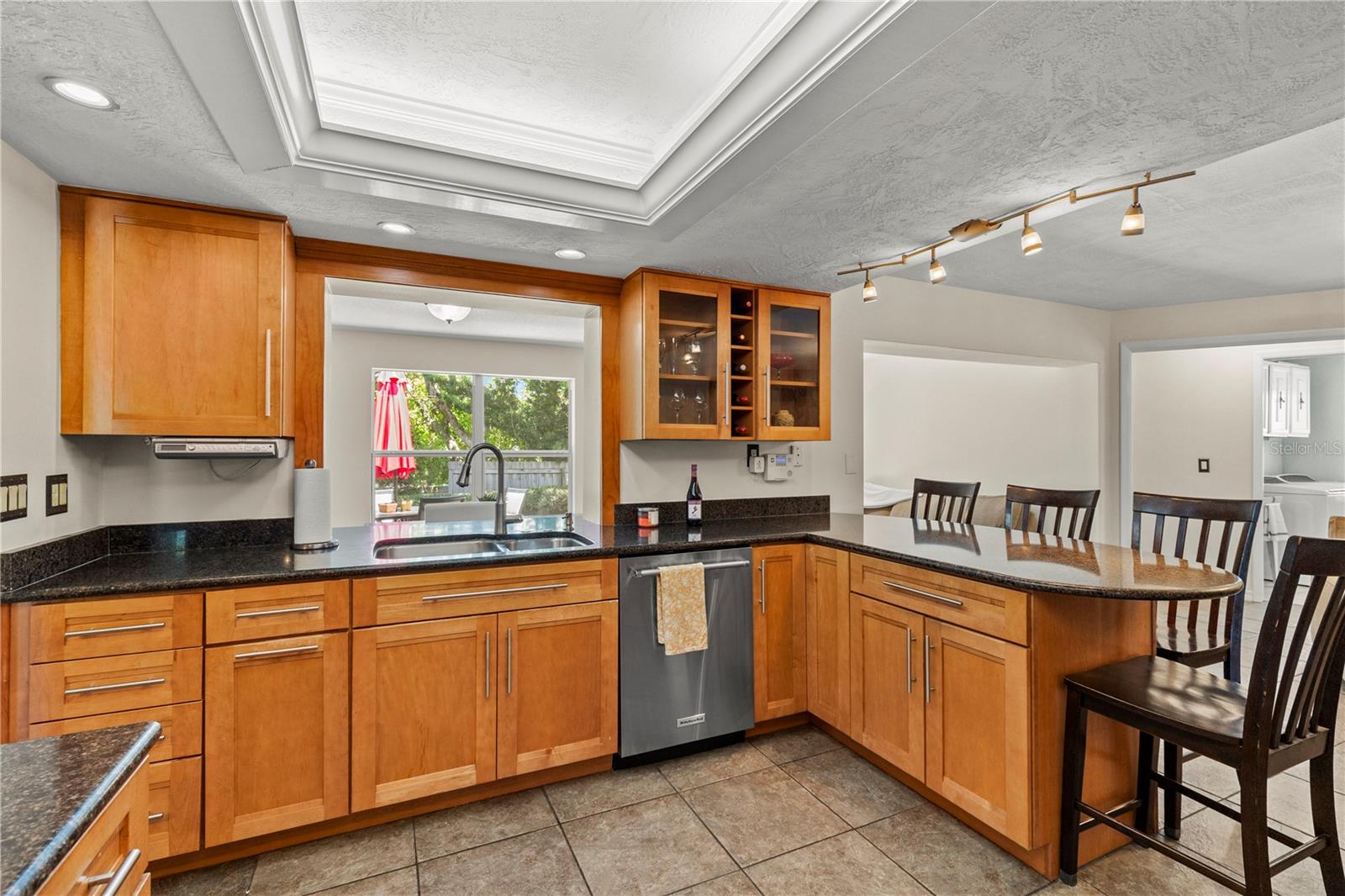 SPANISH ACRES - Residential