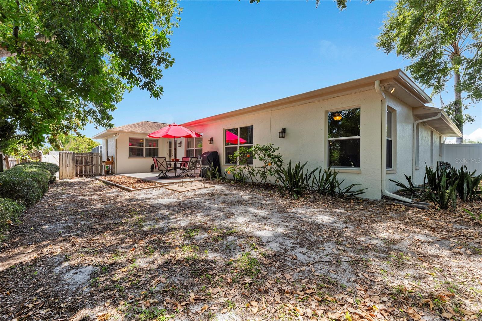 SPANISH ACRES - Residential