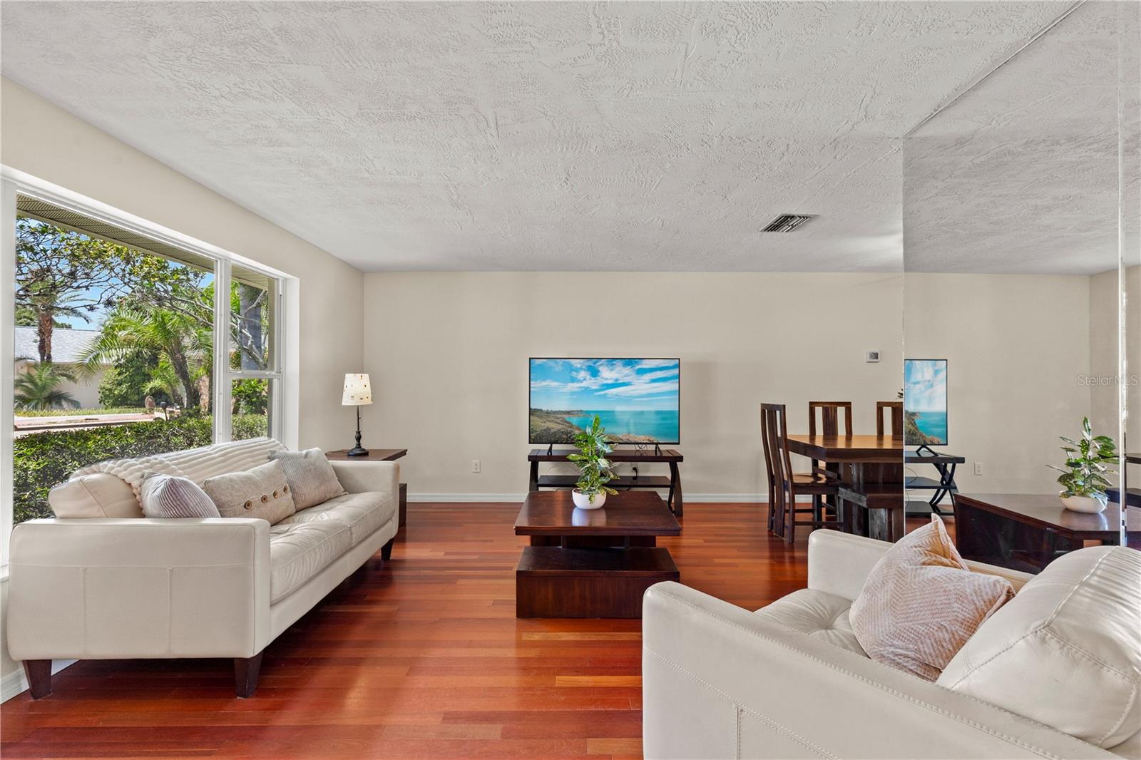 SPANISH ACRES - Residential