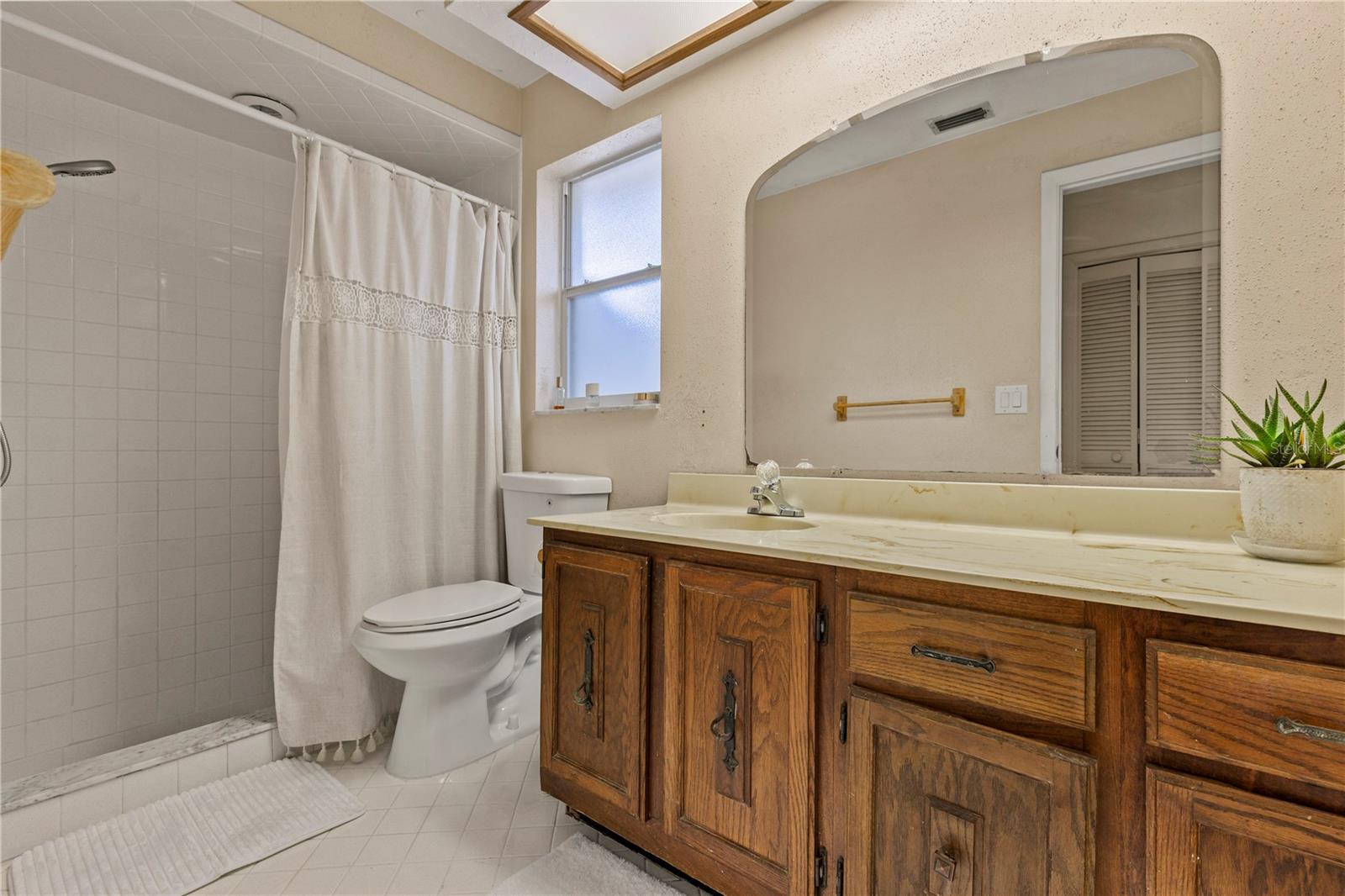SPANISH ACRES - Residential