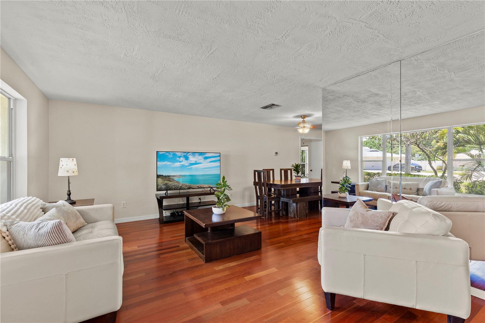 SPANISH ACRES - Residential