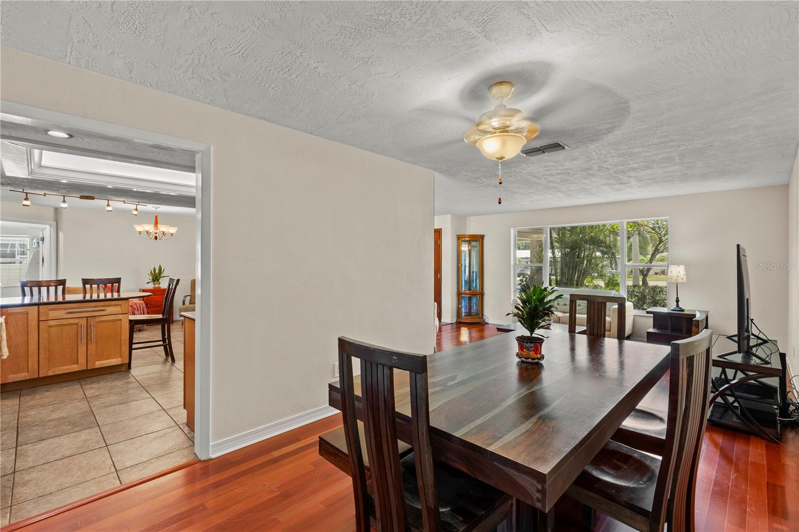 SPANISH ACRES - Residential