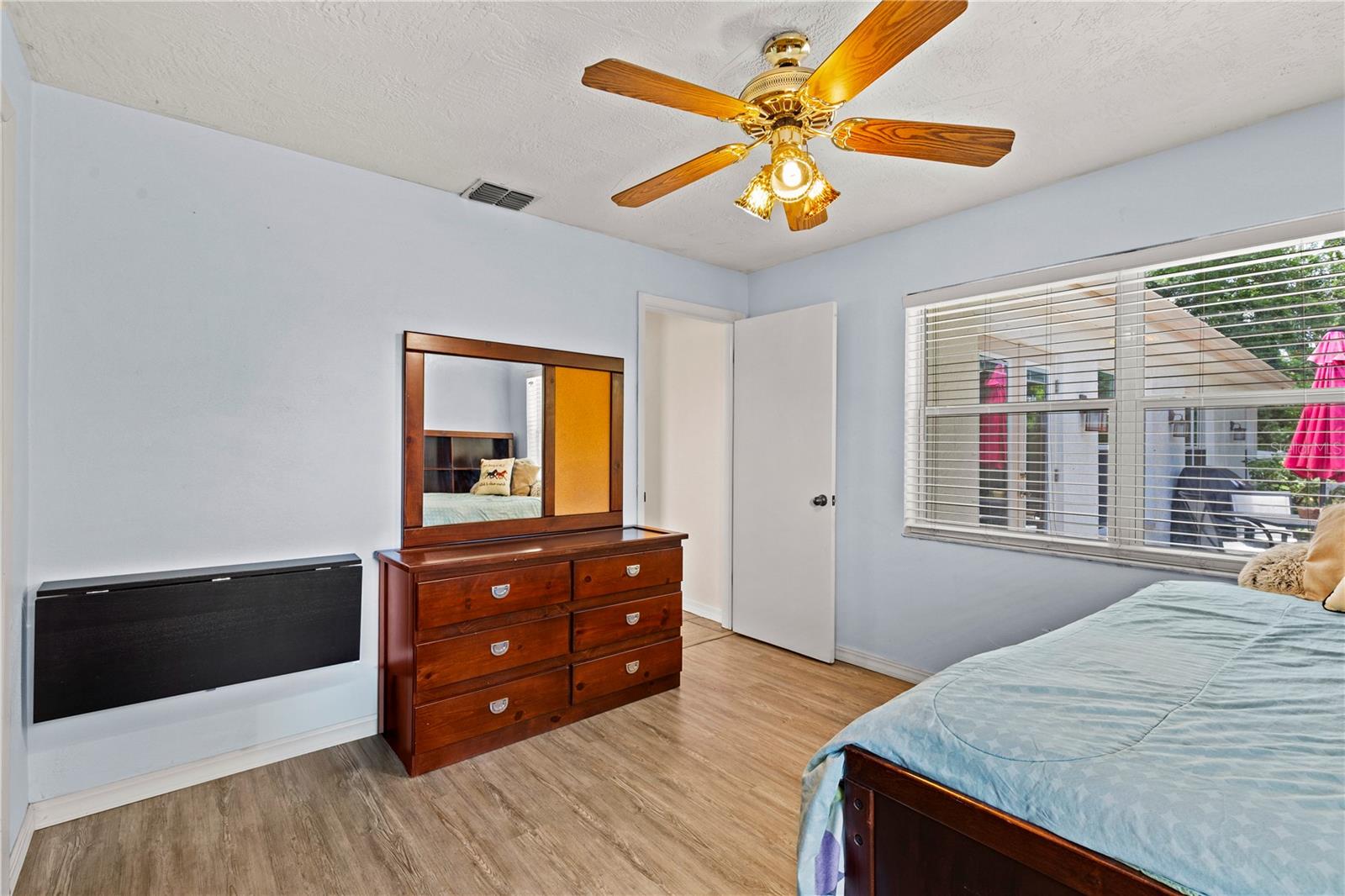 SPANISH ACRES - Residential