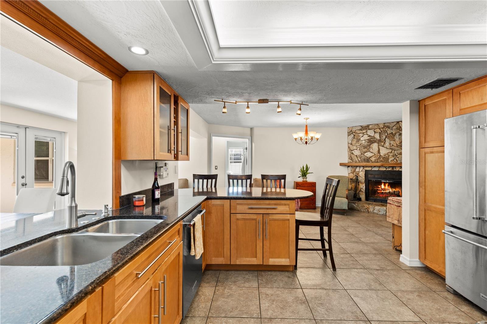 SPANISH ACRES - Residential