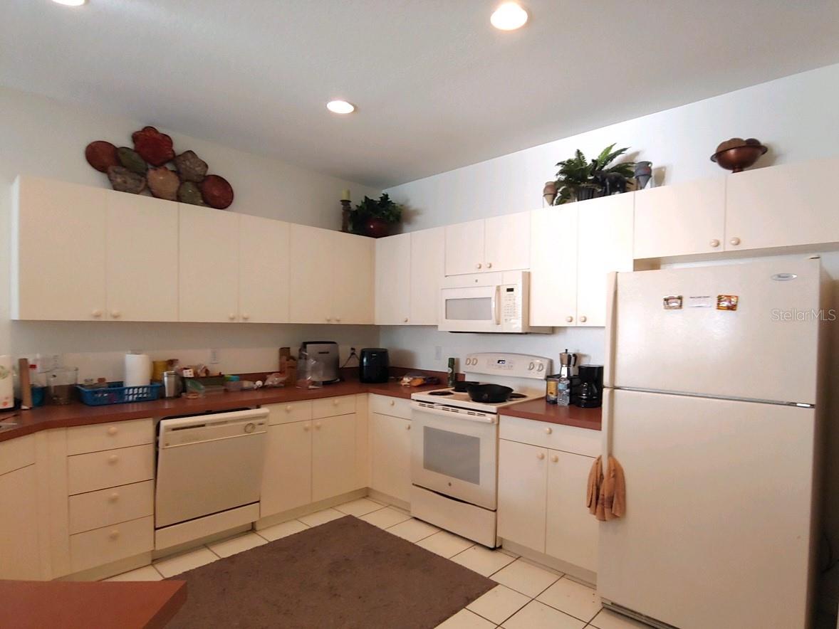 VILLAS AT OAK BEND - Residential Lease