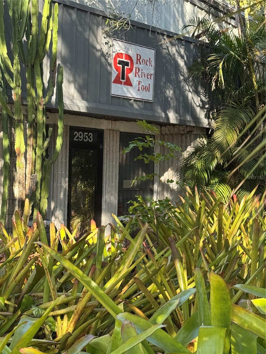 ONECO PARK - Commercial Sale