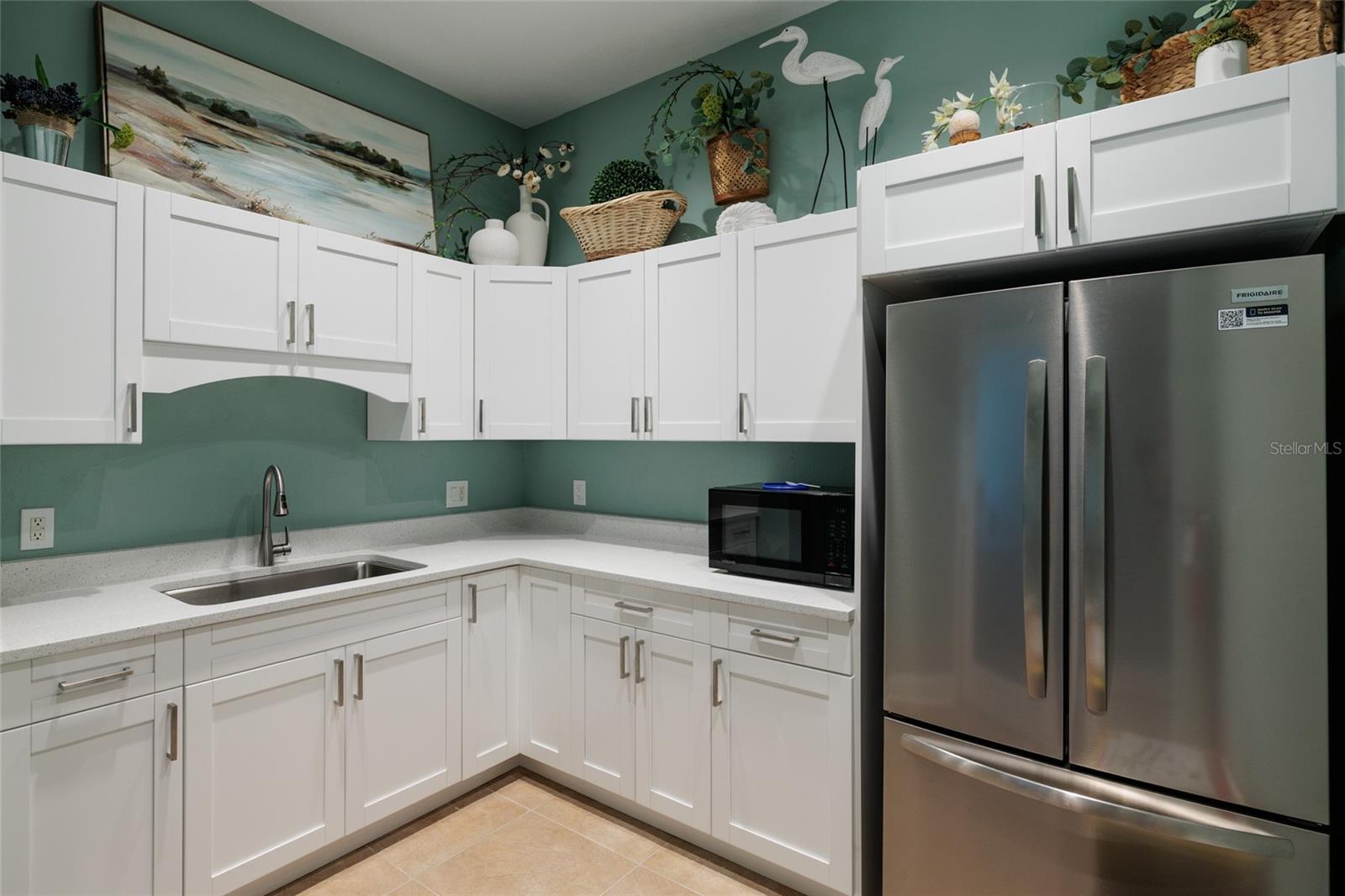REDINGTON SHORES YACHT ANDTENN - Residential