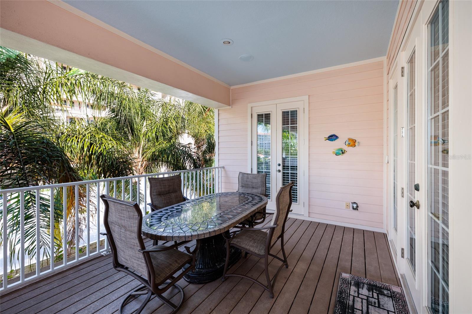 REDINGTON SHORES YACHT ANDTENN - Residential