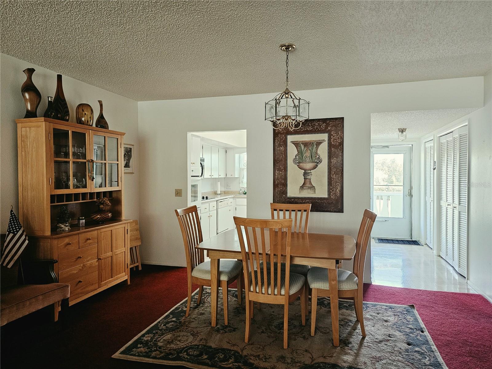 ON TOP OF THE WORLD - Residential Lease