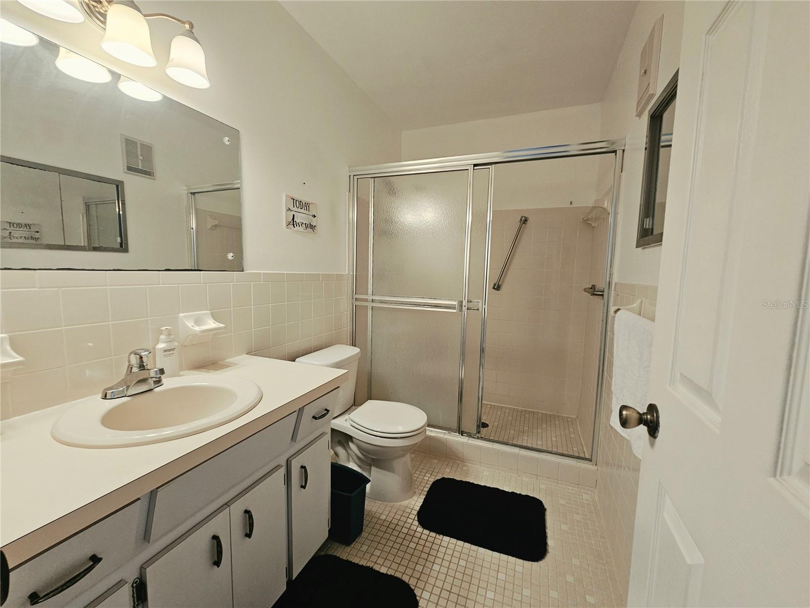 ON TOP OF THE WORLD - Residential Lease