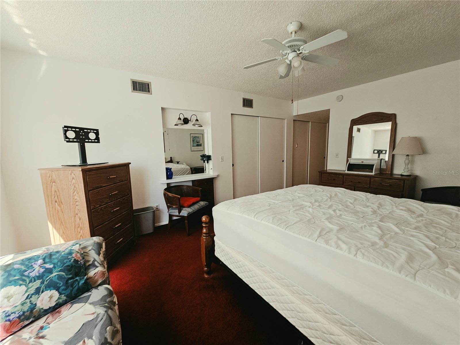 ON TOP OF THE WORLD - Residential Lease